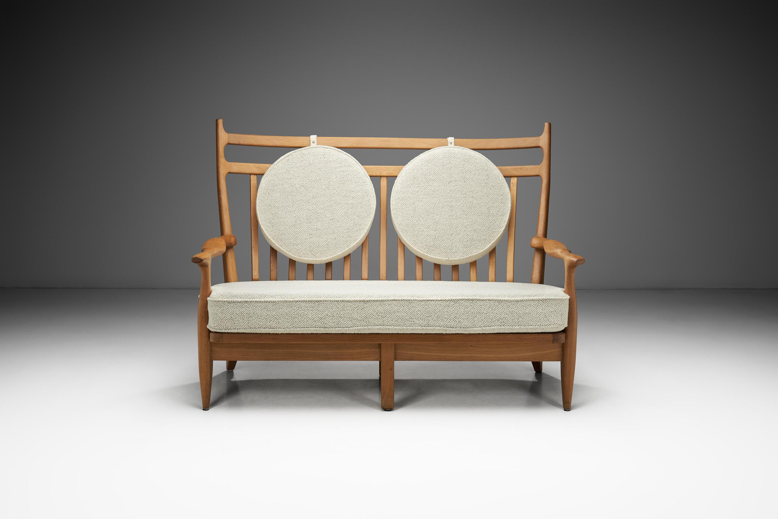 Guillerme et Chambron Zweisitzer-Sofa aus Eiche für Votre Maison, Frankreich 1960er Jahre (Moderne der Mitte des Jahrhunderts) im Angebot