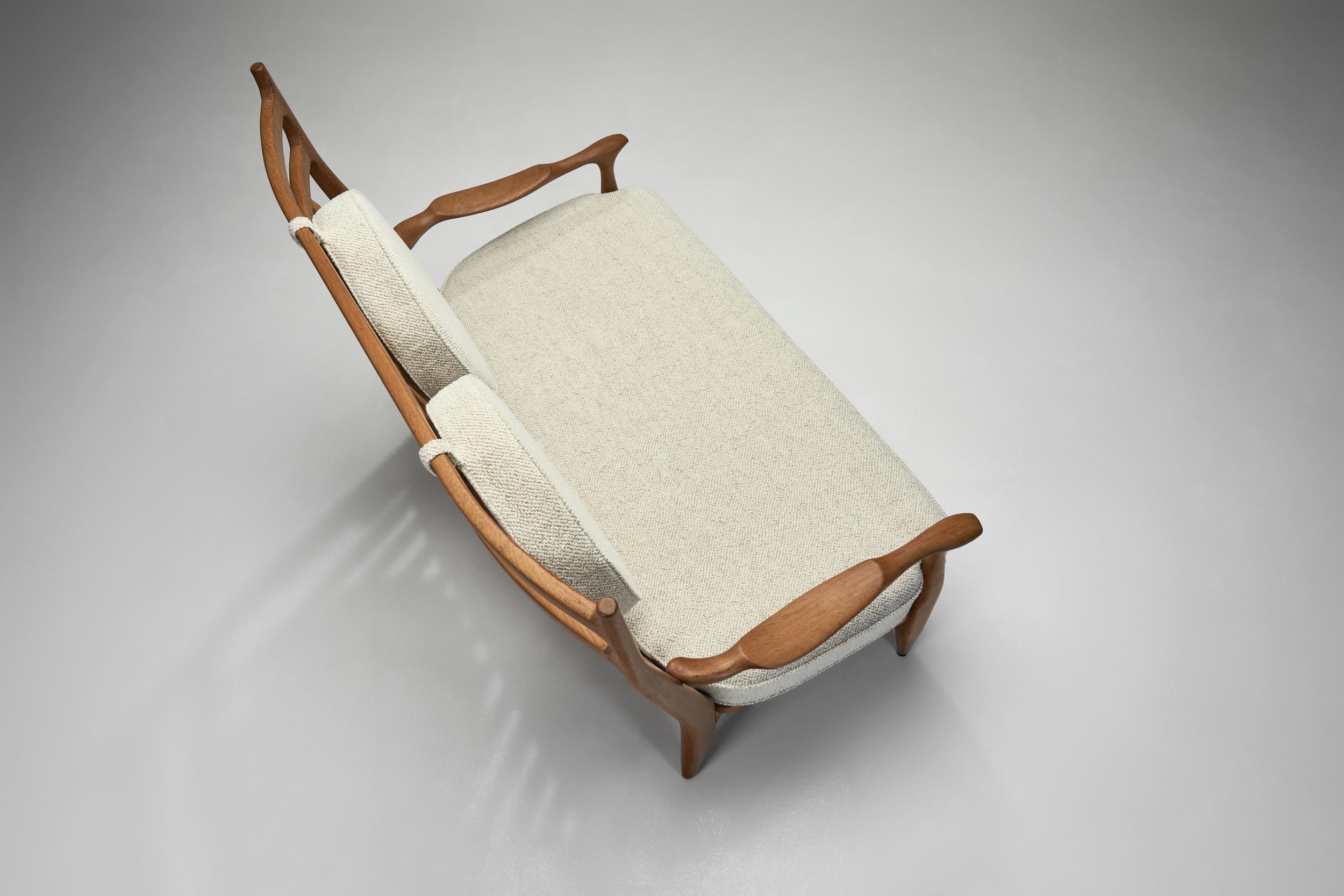 Guillerme et Chambron Zweisitzer-Sofa aus Eiche für Votre Maison, Frankreich 1960er Jahre (Mitte des 20. Jahrhunderts) im Angebot