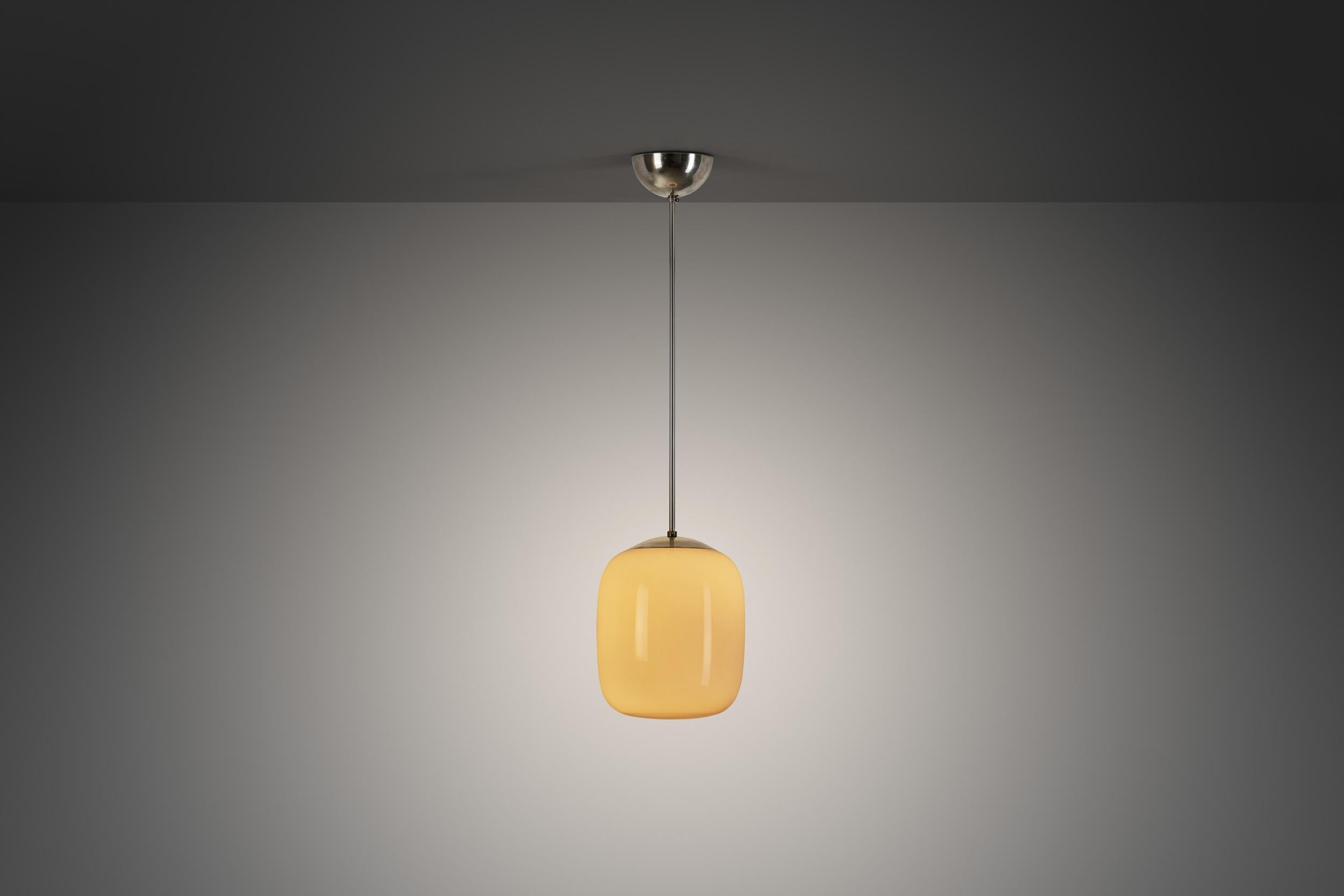 È semplicemente impossibile parlare di illuminazione del XX secolo senza menzionare Paavo Tynell e la Finlandia. Negli anni '50, il paese nordico si era affermato come forza innovativa. Grazie a Tynell e Idman, si è diffusa la consapevolezza che le