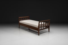 Daybed with Oak Cross-Braced Frame by René Gabriel, France ca 1945