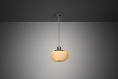Lámpara colgante «2004», niquelada, diseñada por Paavo Tynell para Taito, Finlandia, década de 1930
