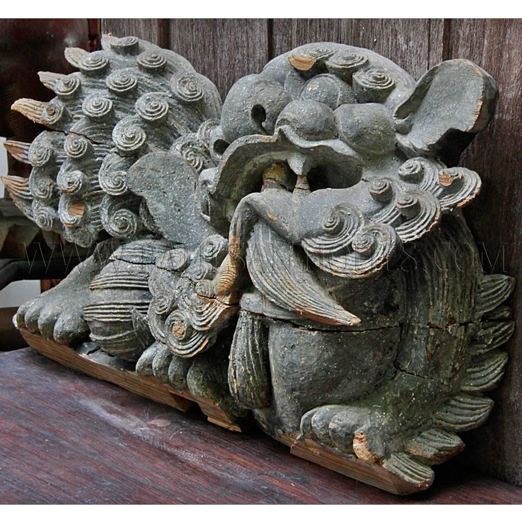 Hand-Carved Pair of Late Qing Dynasty Carved Spruce-Wood Guardian Lions 'Foo Dogs' For Sale