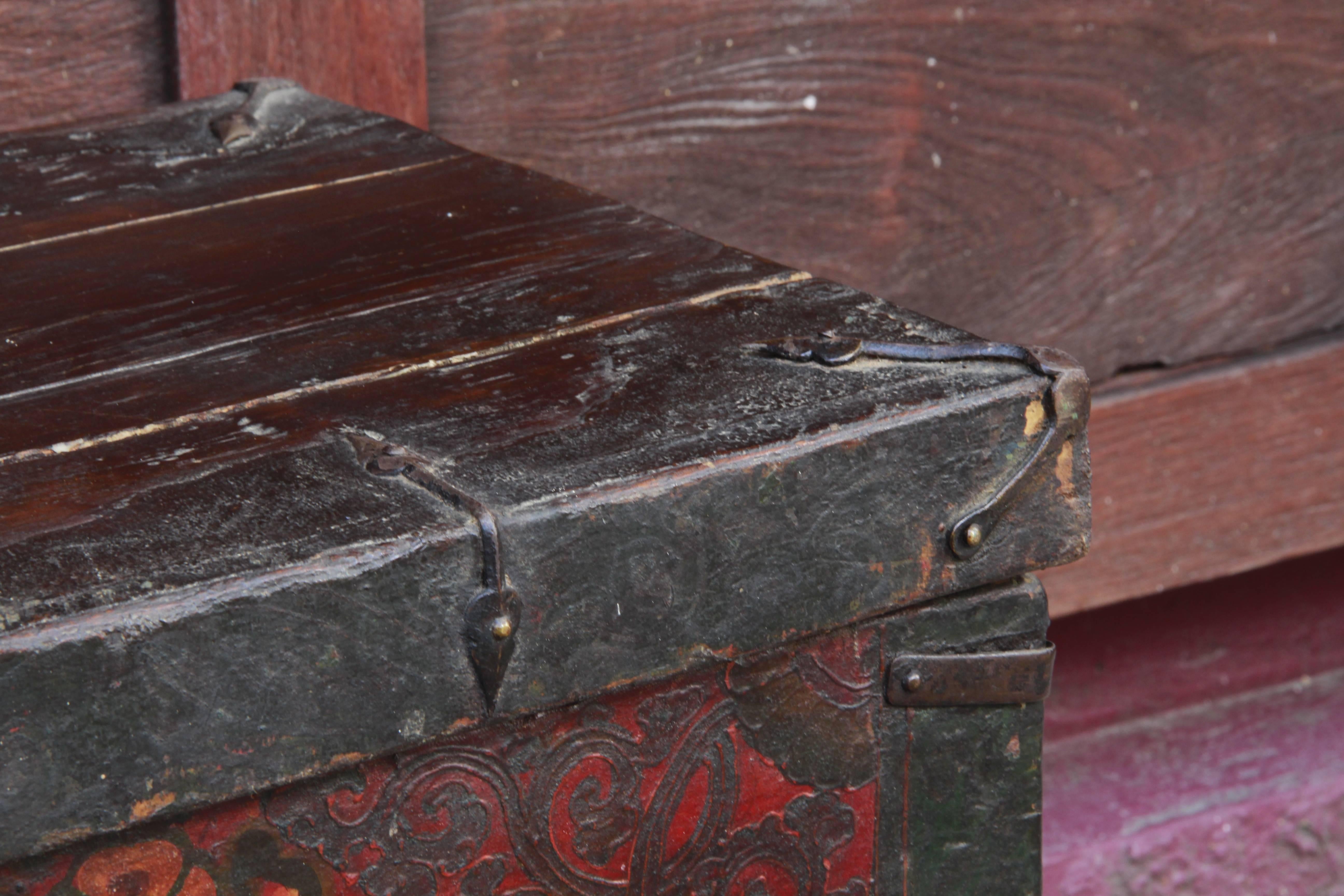 Tibetan Storage Trunk or Box with Gesso Painting of Dragons For Sale 4