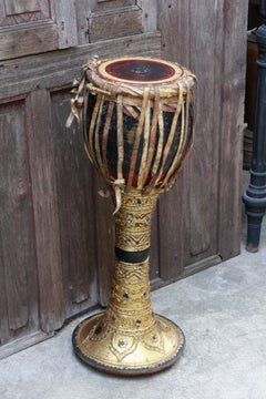 19th Century Gilded Lacquered Teak Burmese Goblet “Ozi” Drum
