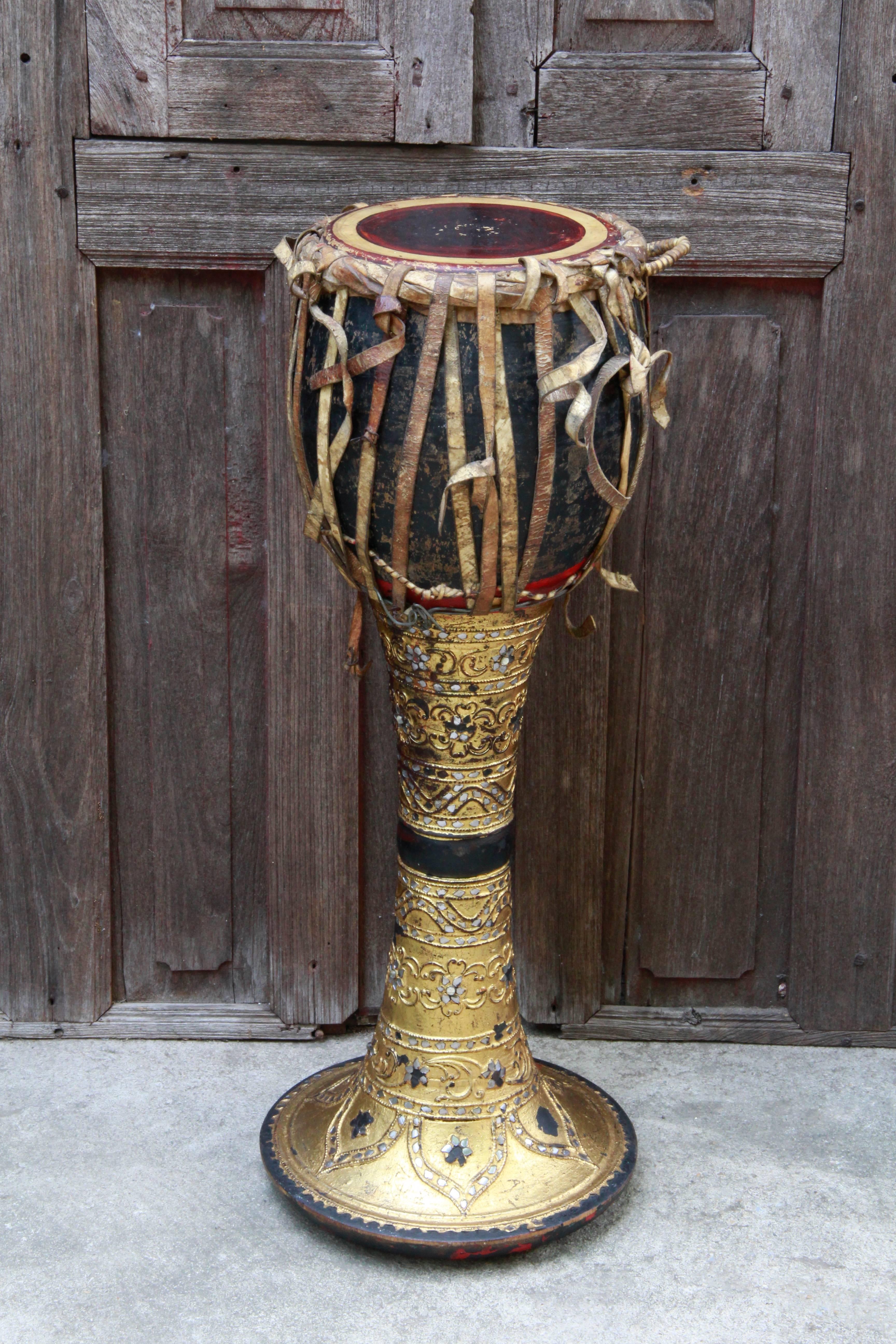 19th Century Gilded Lacquered Teak Burmese Goblet “Ozi” Drum For Sale 1