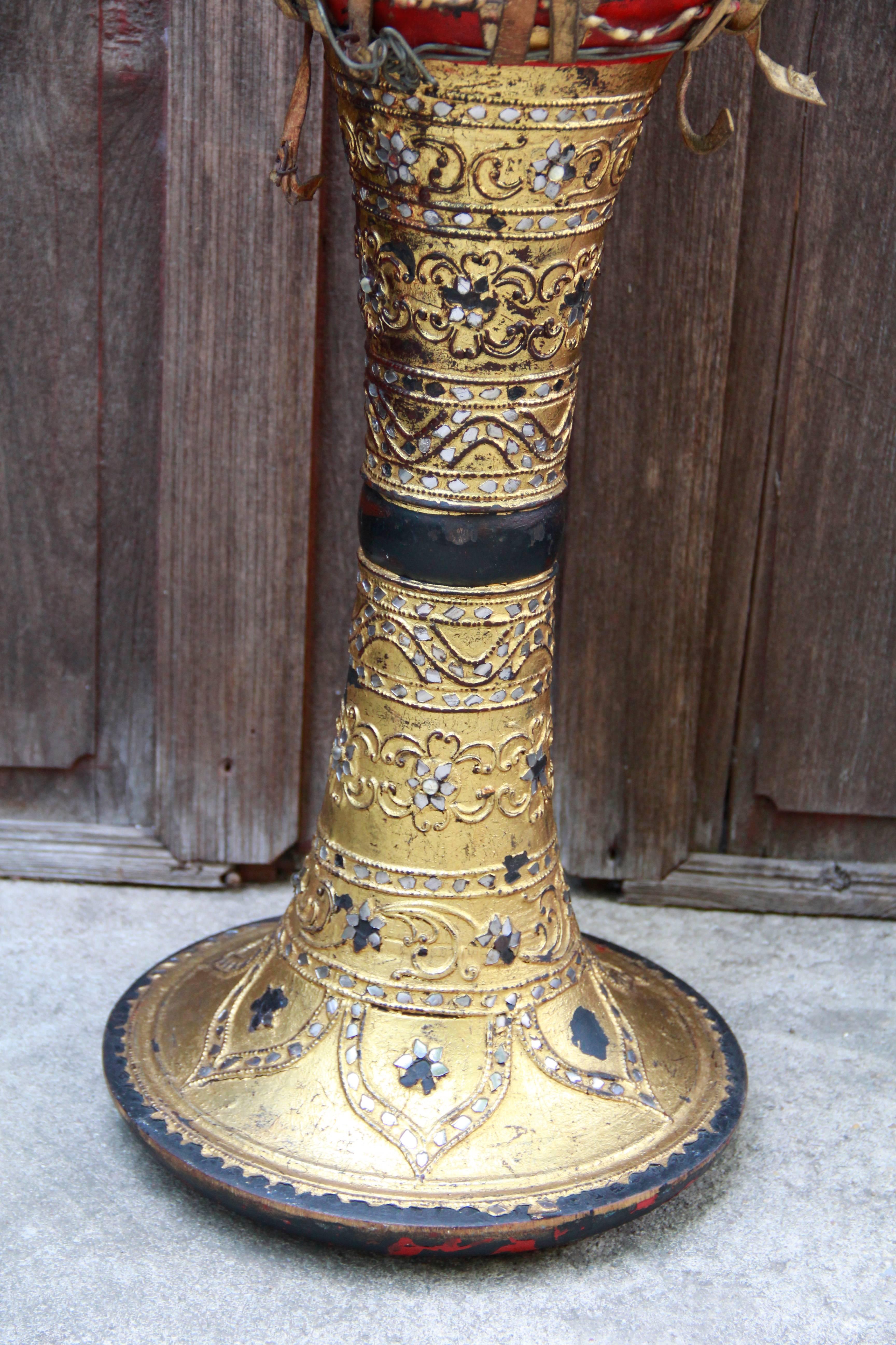 19th Century Gilded Lacquered Teak Burmese Goblet “Ozi” Drum For Sale 6