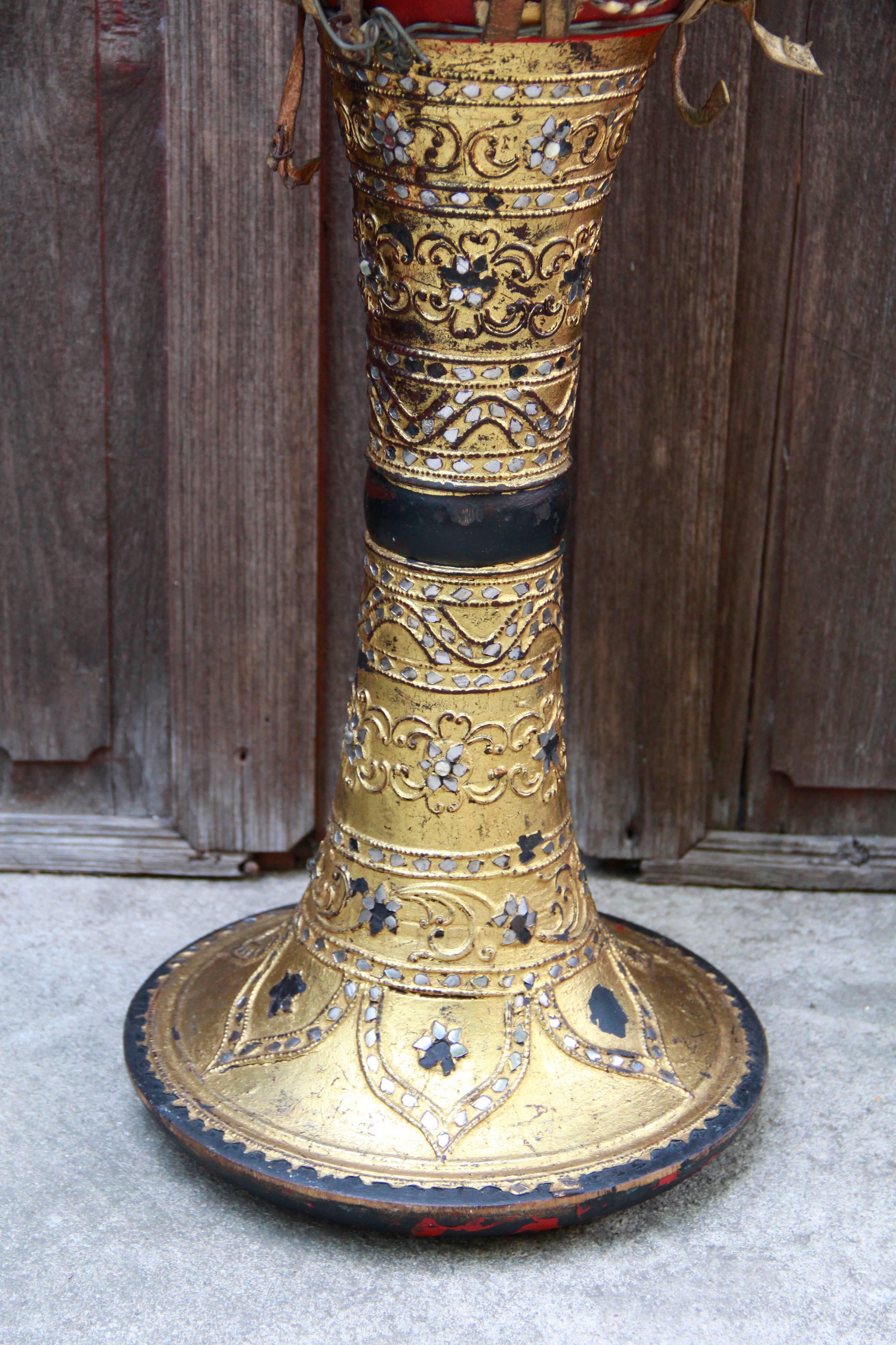 19th Century Gilded Lacquered Teak Burmese Goblet “Ozi” Drum For Sale 7