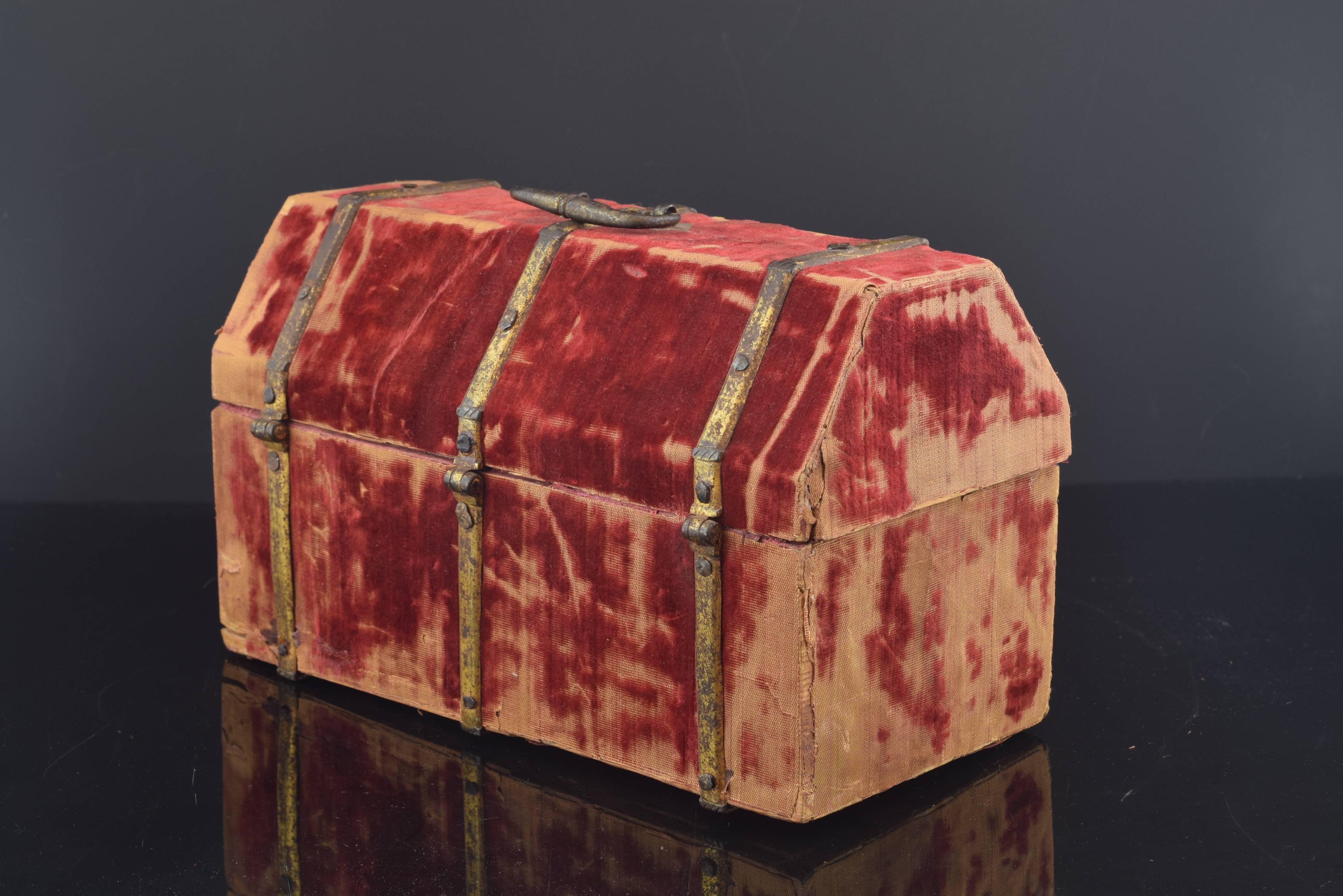 18th Century and Earlier Chest Wood, Covered in Red Velvet, and Gold Iron, Spain, 16th Century