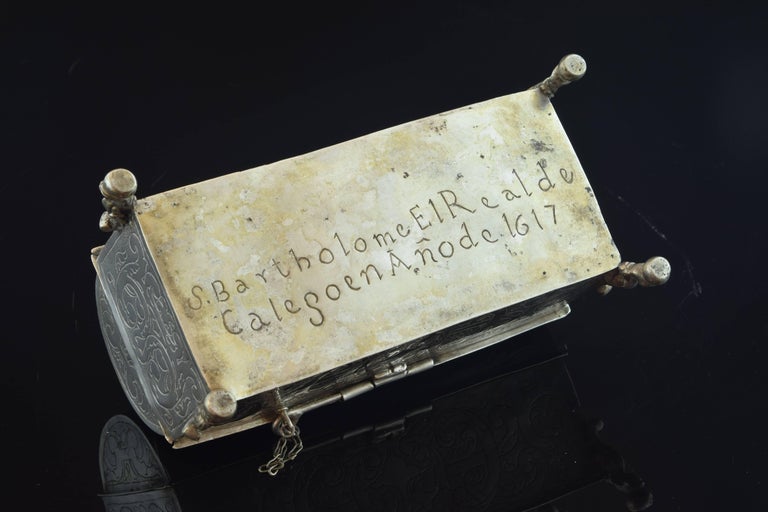 Silver Chest, Basque Country, Spain, 17th Century, 1617 In Good Condition For Sale In Madrid, ES