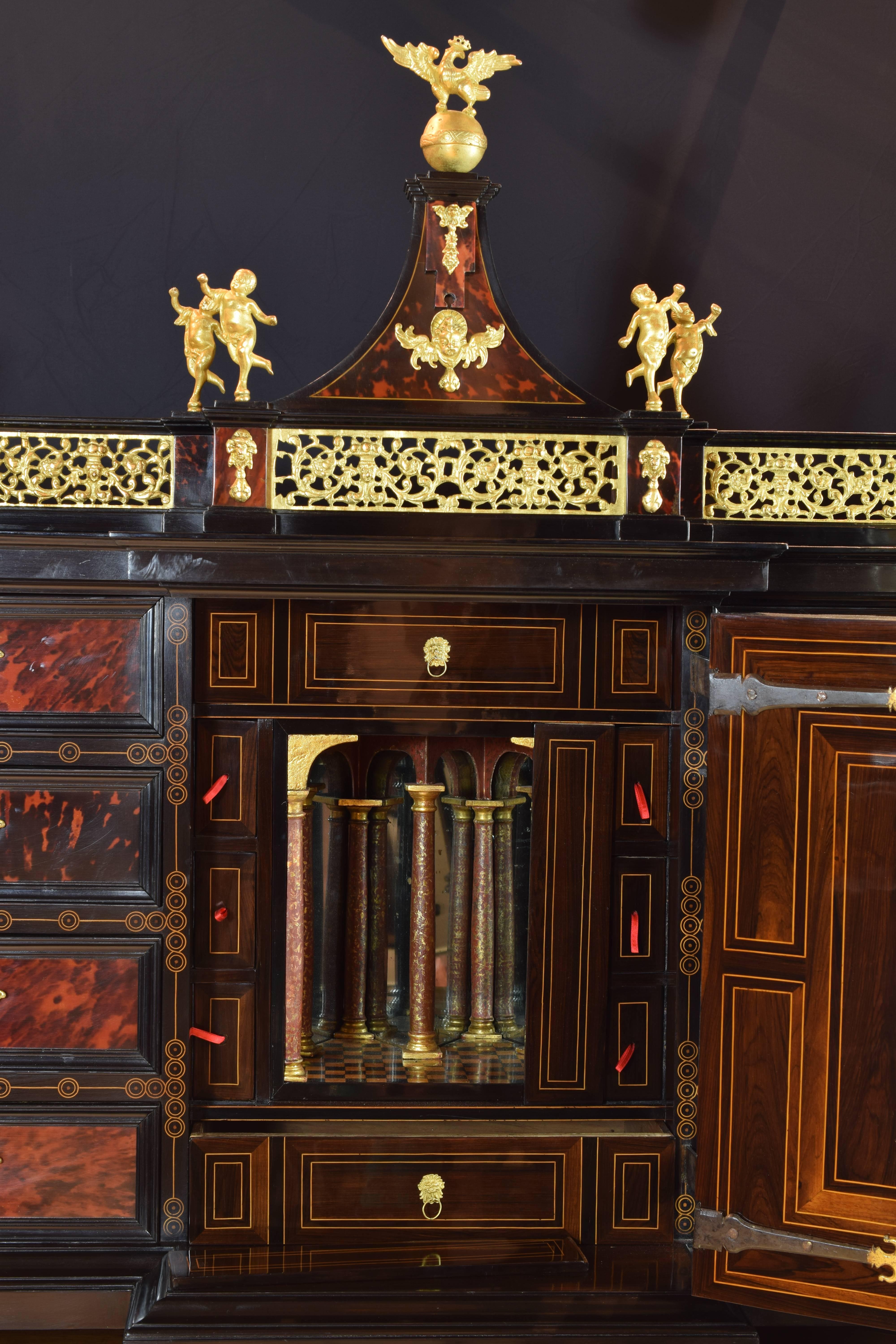 Italian Cabinet with Table, 17th Century In Good Condition In Madrid, ES