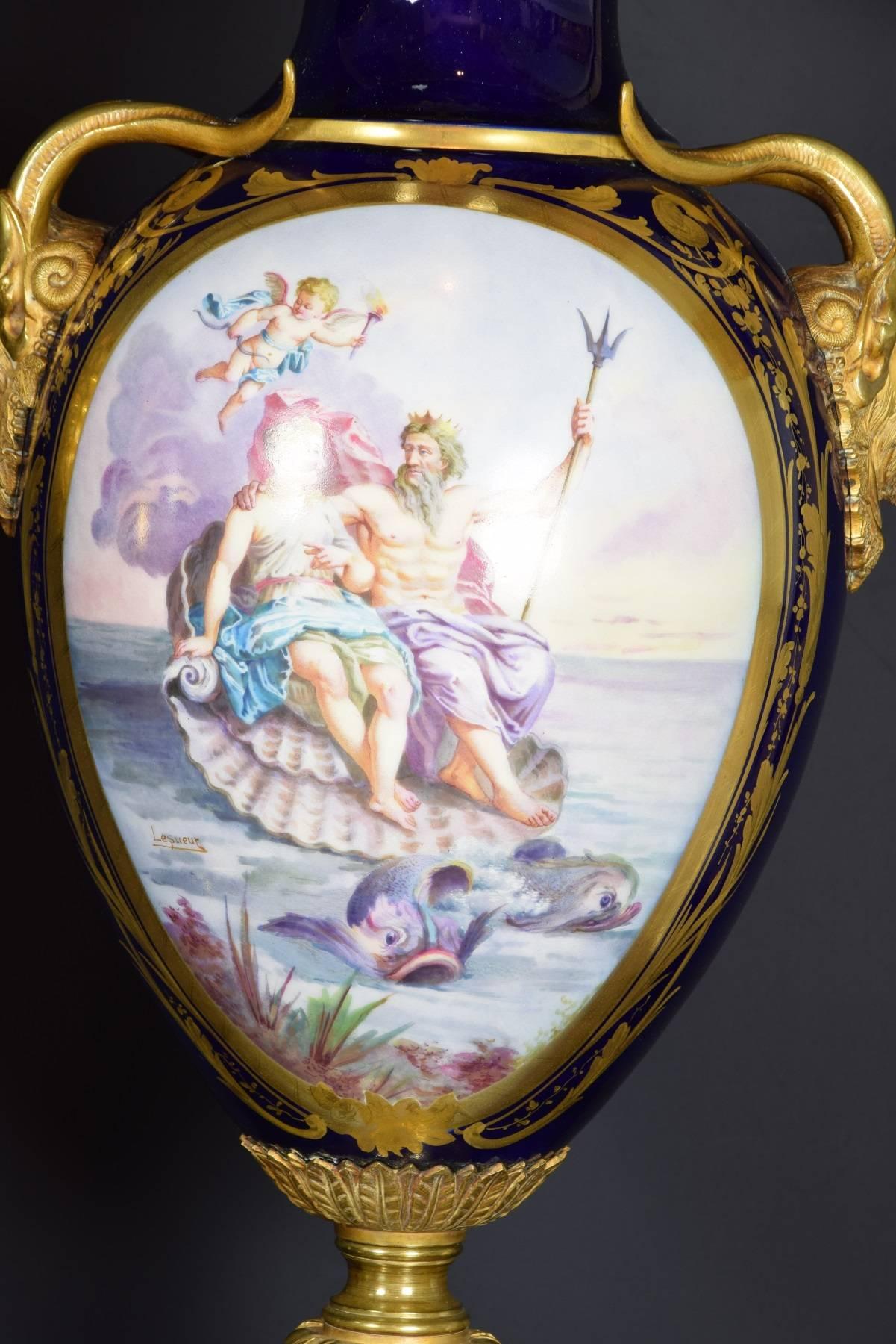 paire de vases en porcelaine du XIXe siècle:: Sèvres:: France Scène d'après Lesueur 3