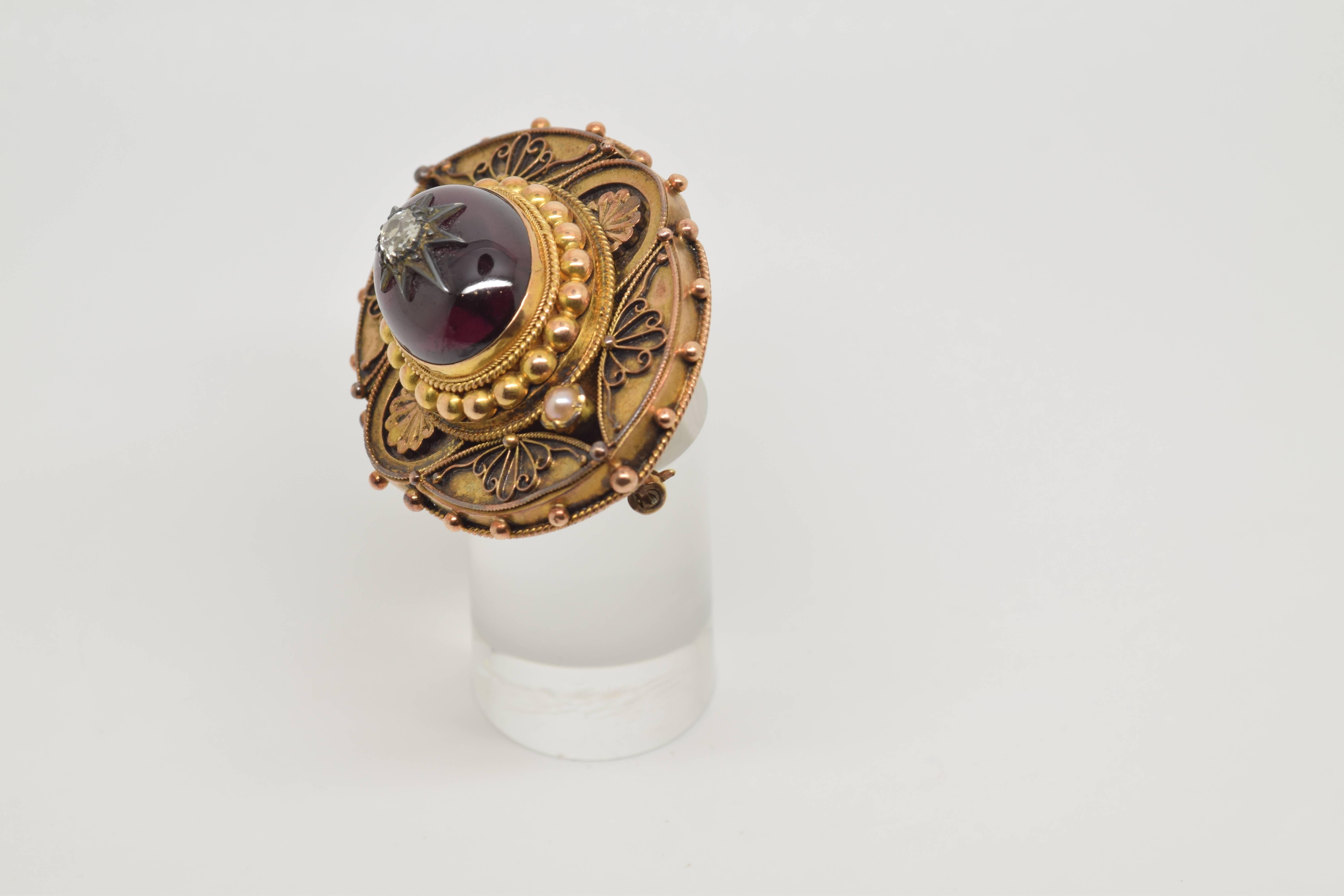 14-Karat-Goldbrosche mit Granat und Diamant, 19. Jahrhundert (Neoklassisch) im Angebot