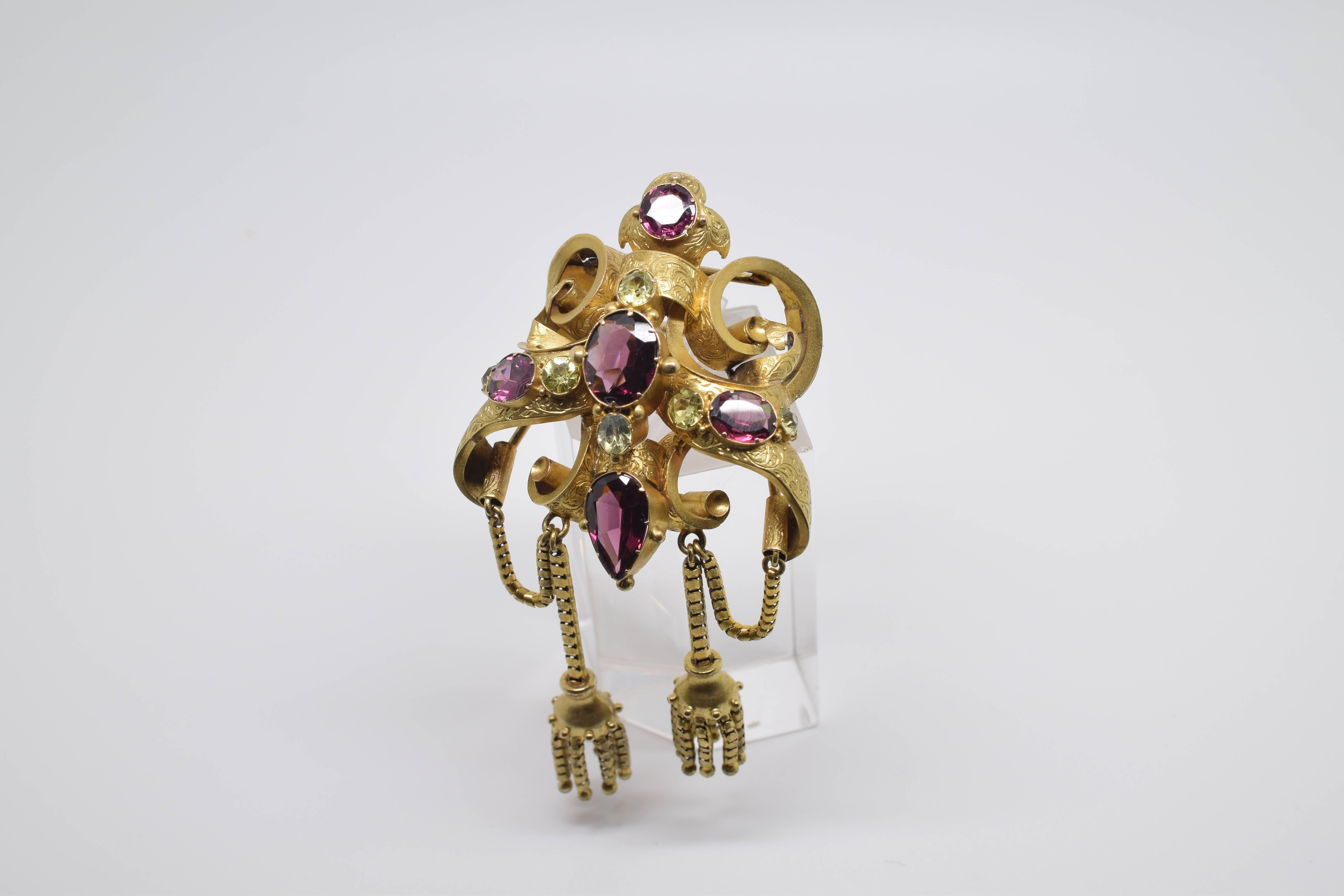 Neoclassical Revival 18kt Gold Brooch with Garnets, Possibly, 19th Century For Sale