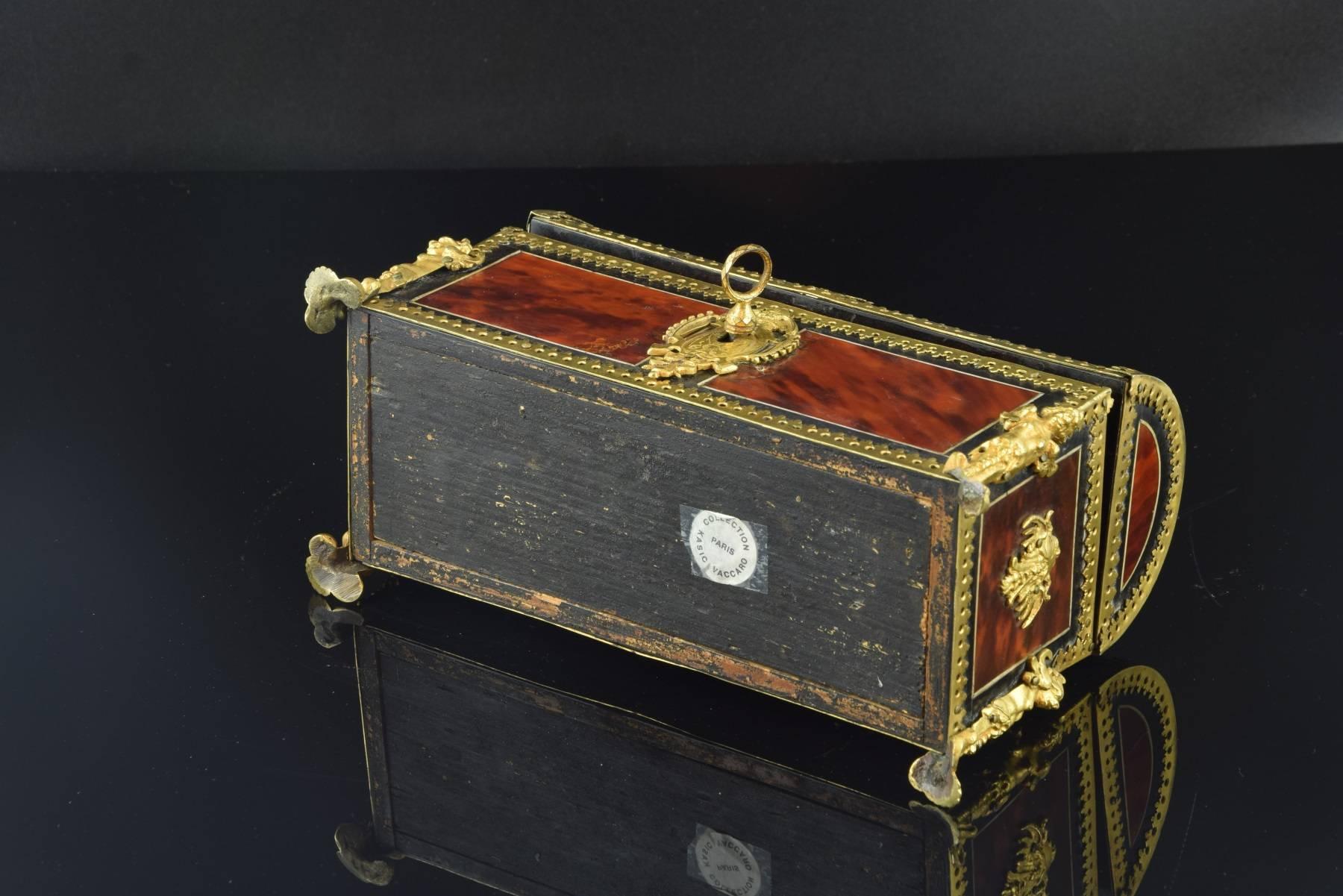 Gilt Bronze and Tortoiseshell Chest, 18th Century In Good Condition In Madrid, ES