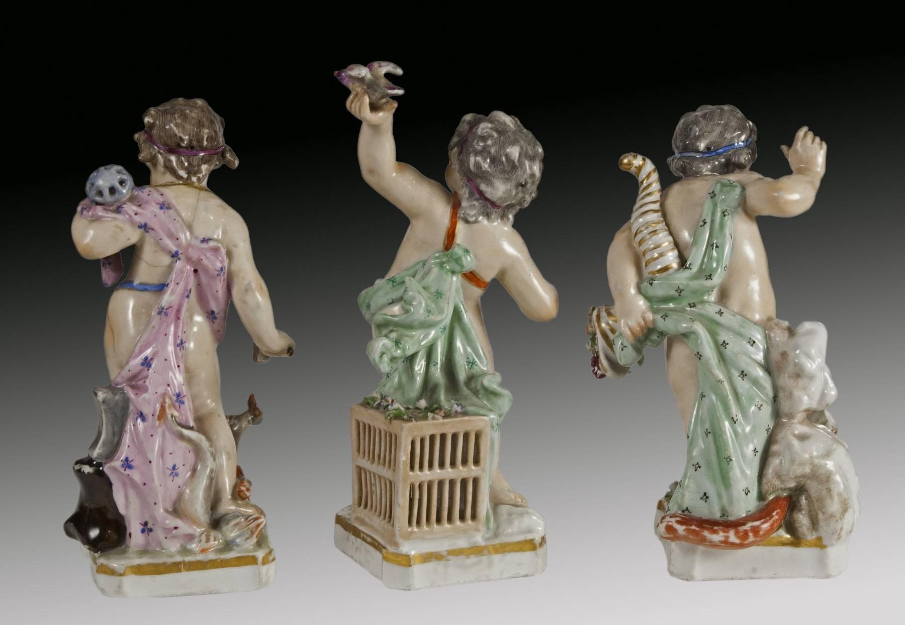 18th Century and Earlier Three Porcelain Figurine Set, Buen Retiro Royal Factory, Madrid, 18th Century