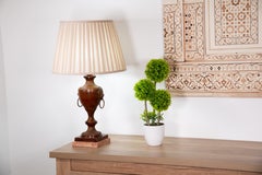 Bronze-Tischlampe im Empire-Stil, Marmorsockel. Inklusive Schirm