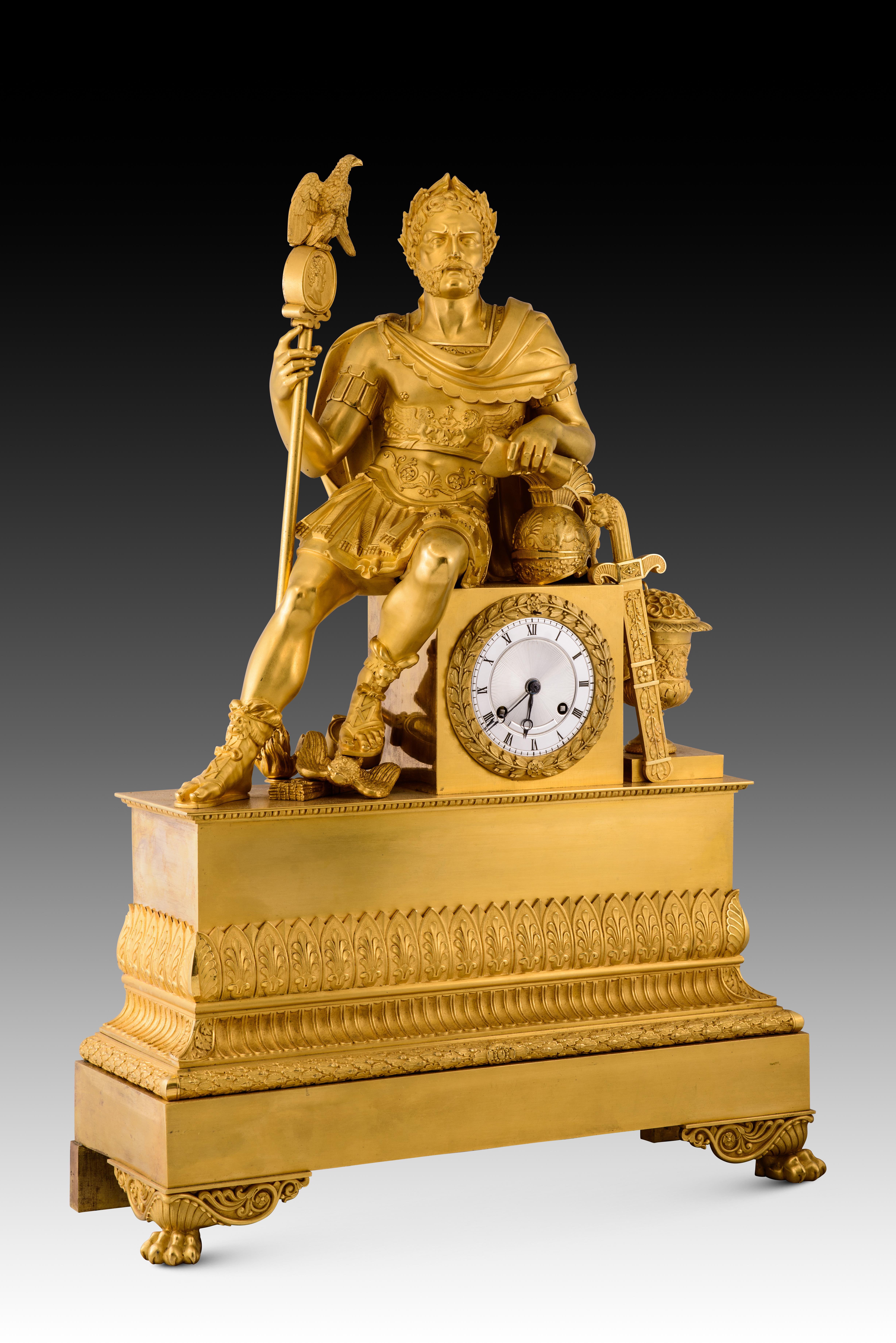 Horloge de table, Aníbal Barca. Bronze doré, métal. France, 19ème siècle.
Pendule de table à mécanisme parisien et boîtier en bronze doré au mercure. en bronze doré au mercure, avec une base rectangulaire sur quatre base rectangulaire sur quatre