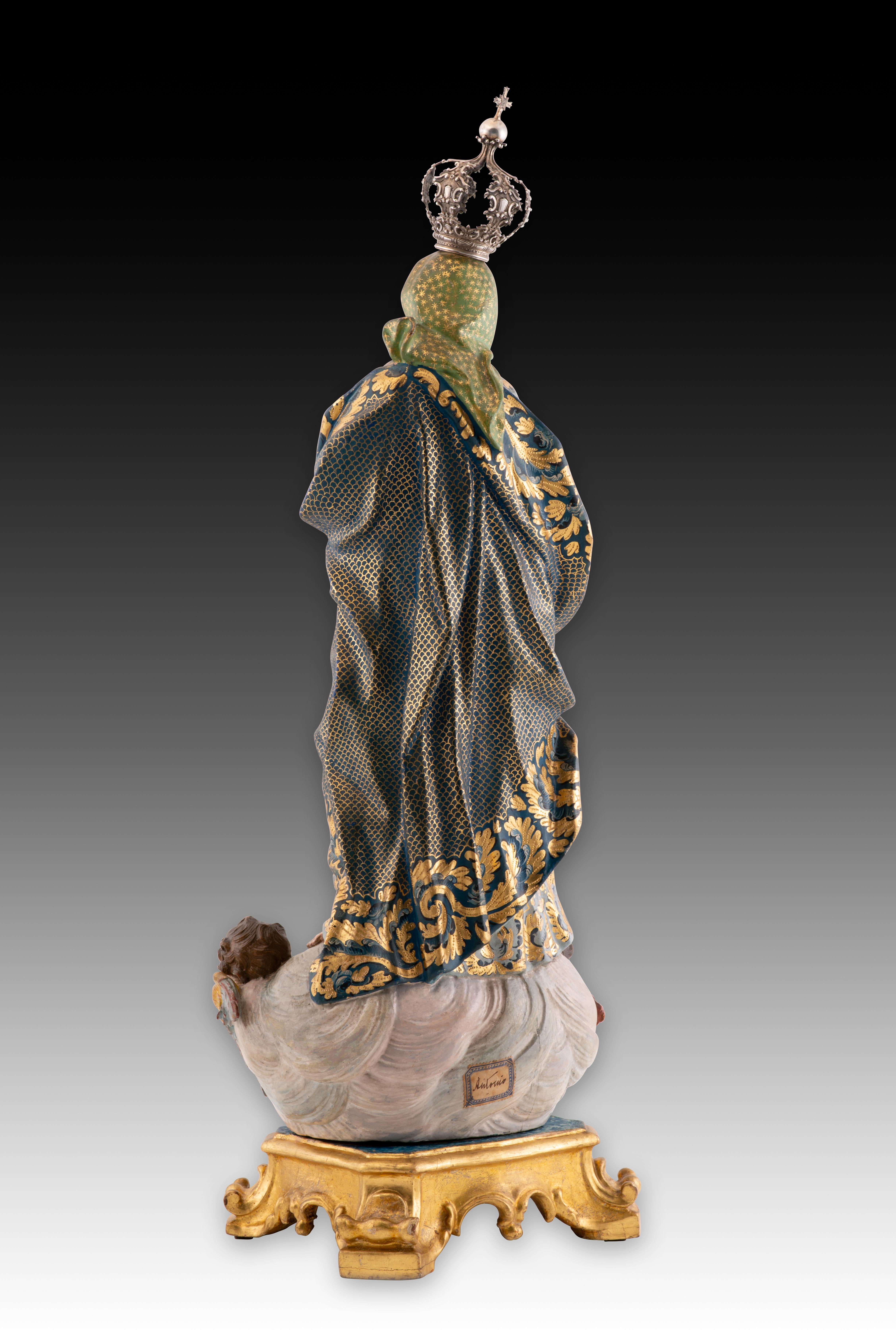 Immaculée Conception. Bois, verre, argent. École portugaise, 18e siècle. État moyen - En vente à Madrid, ES