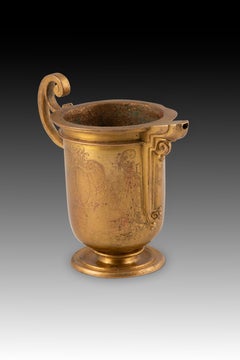 Spouted jug-type cruet. Gilt bronze. Spanish school, 17th century.