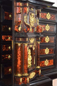 Italian style "bargueño". Tortoiseshell, wood, bronze. 18th century.