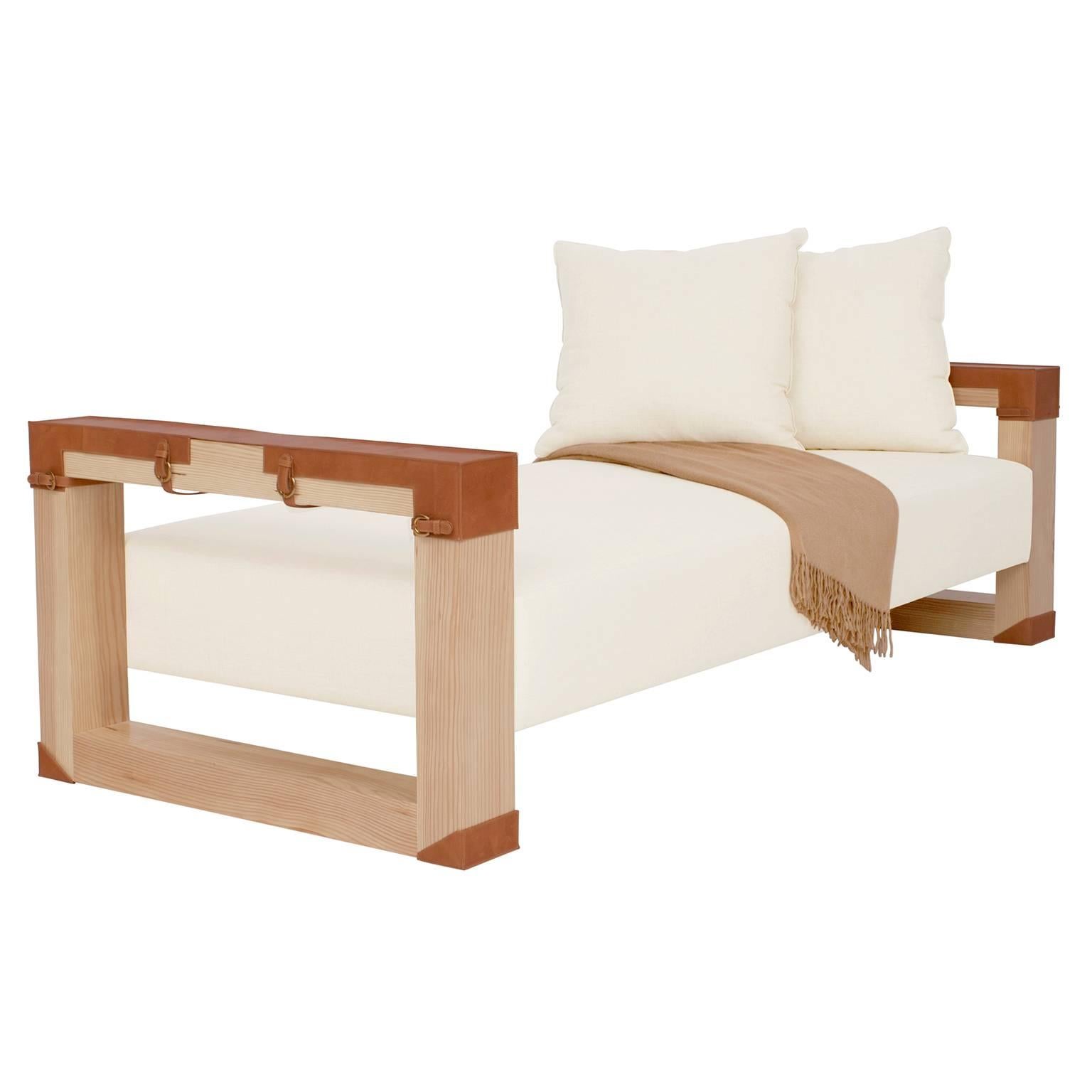 Tagesbett Sofa Lounge-Sessel mit Lederarmlehne von Vivian Carbonell (amerikanisch) im Angebot