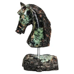 Scultura a forma di busto di cavallo in smeraldo, intagliata a mano in vera pietra preziosa naturale 2