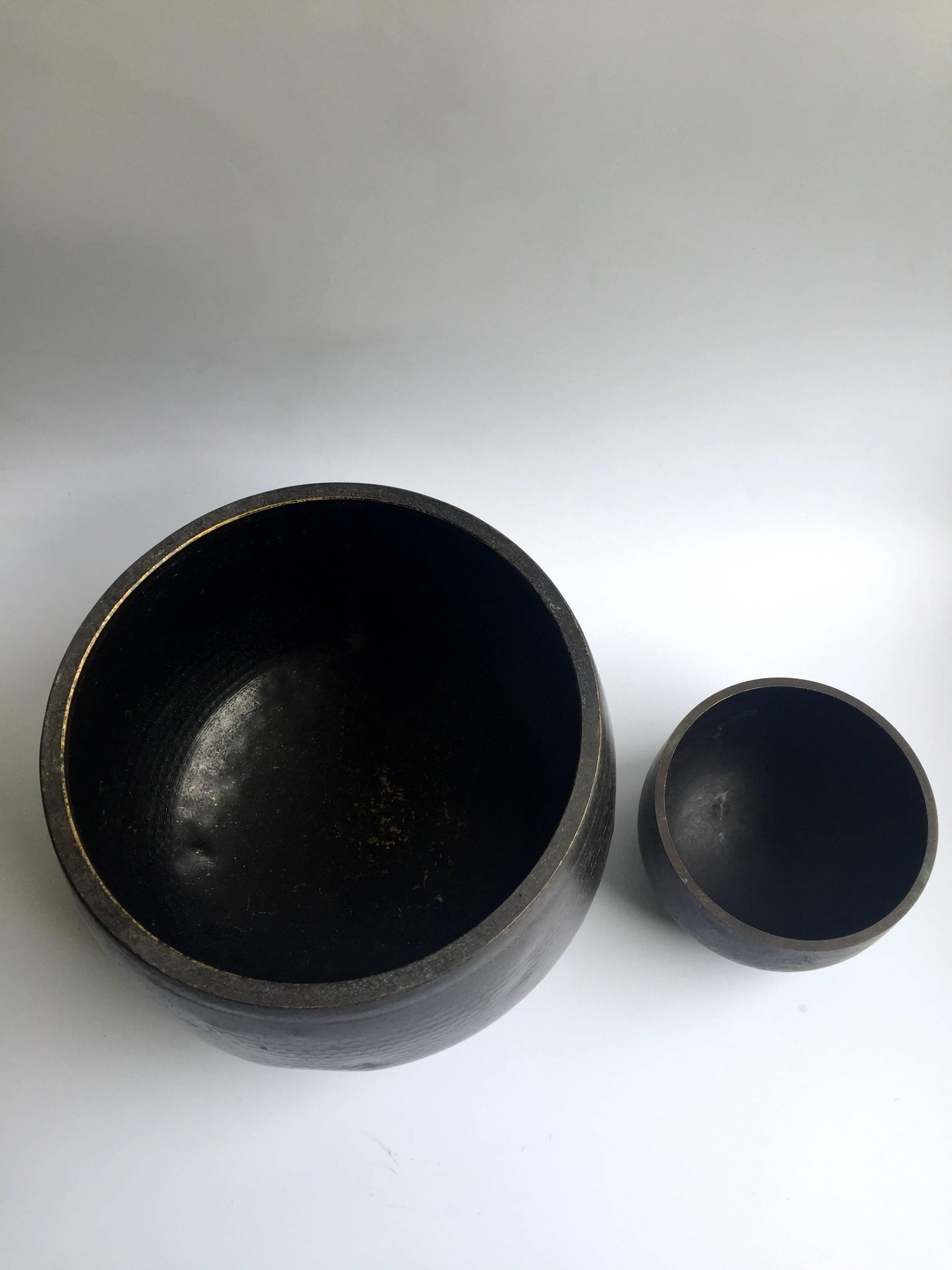 Singing Bowls, Japanese Antique Set of Two with Leather and Mahogany Strikers 1