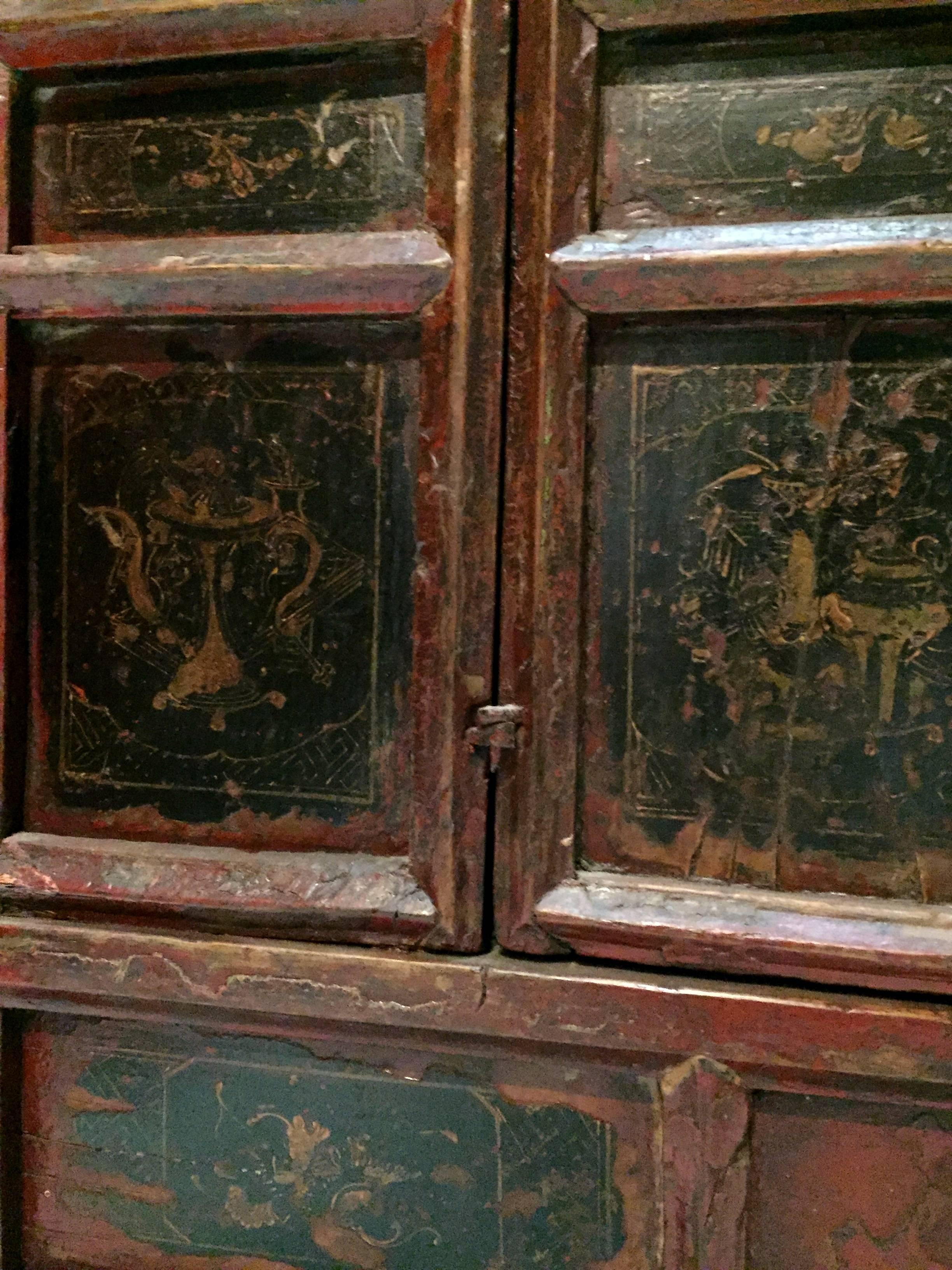 Early 19th Century Red and Black Chest with Very Old Original Paintings In Good Condition In Somis, CA
