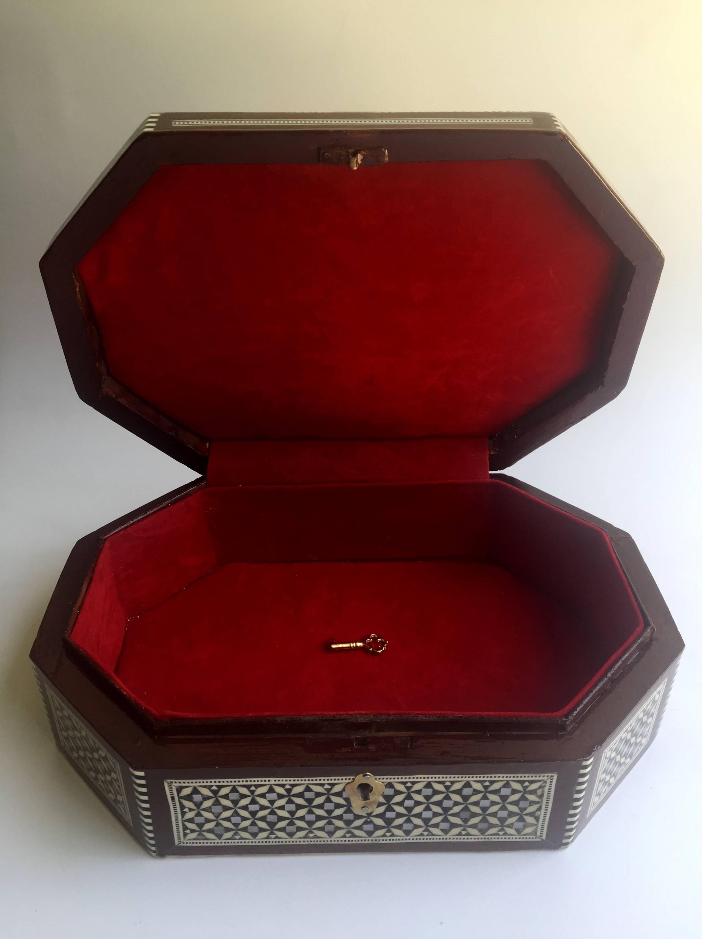 Mother-of-Pearl Jewelry Box, Octagon Box 2