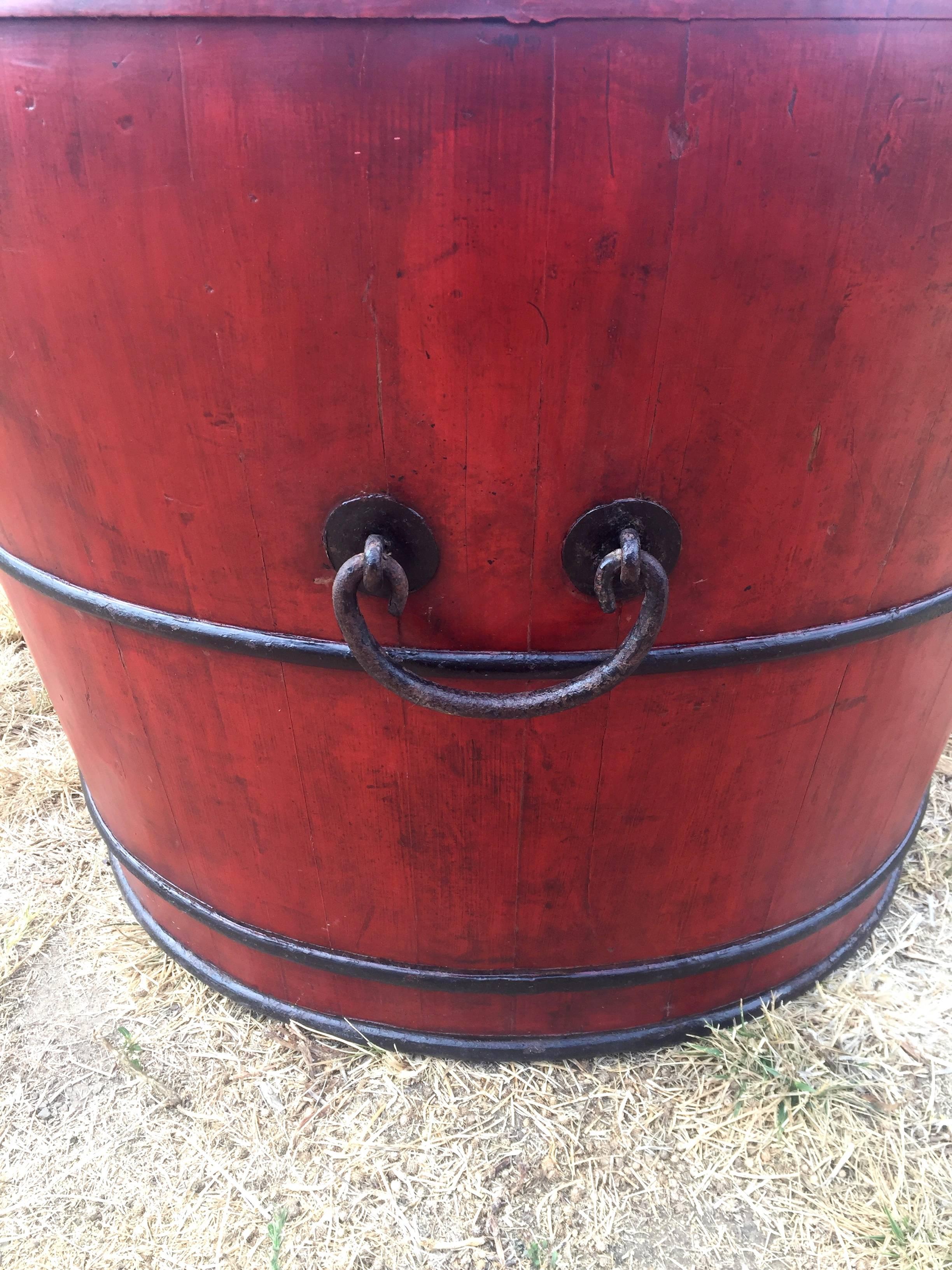 19th Century Red Lacquered Wood Bath Tub For Sale