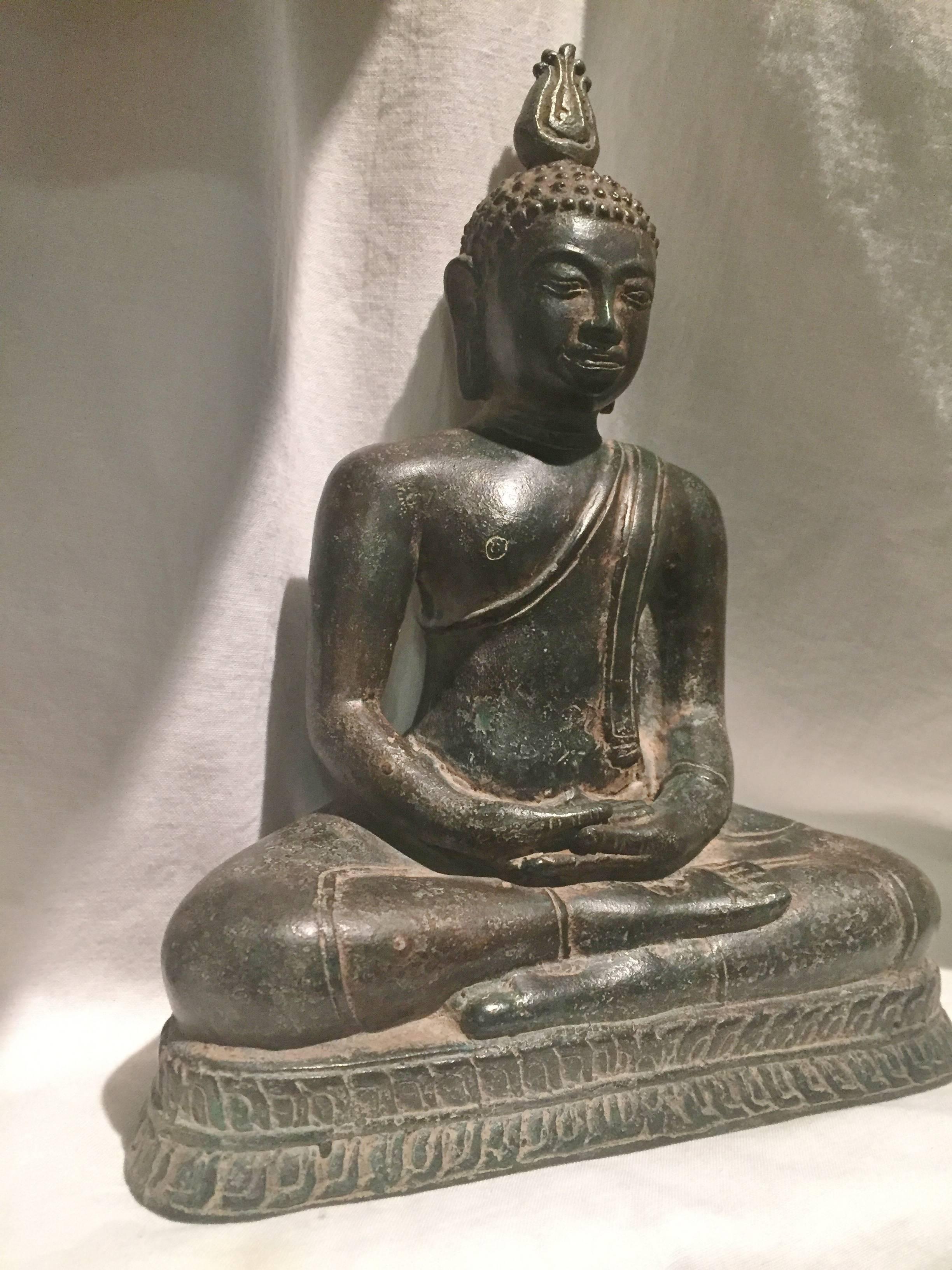 XIXe siècle Antique Bouddha Kandyan en bronze du Sri Lanka