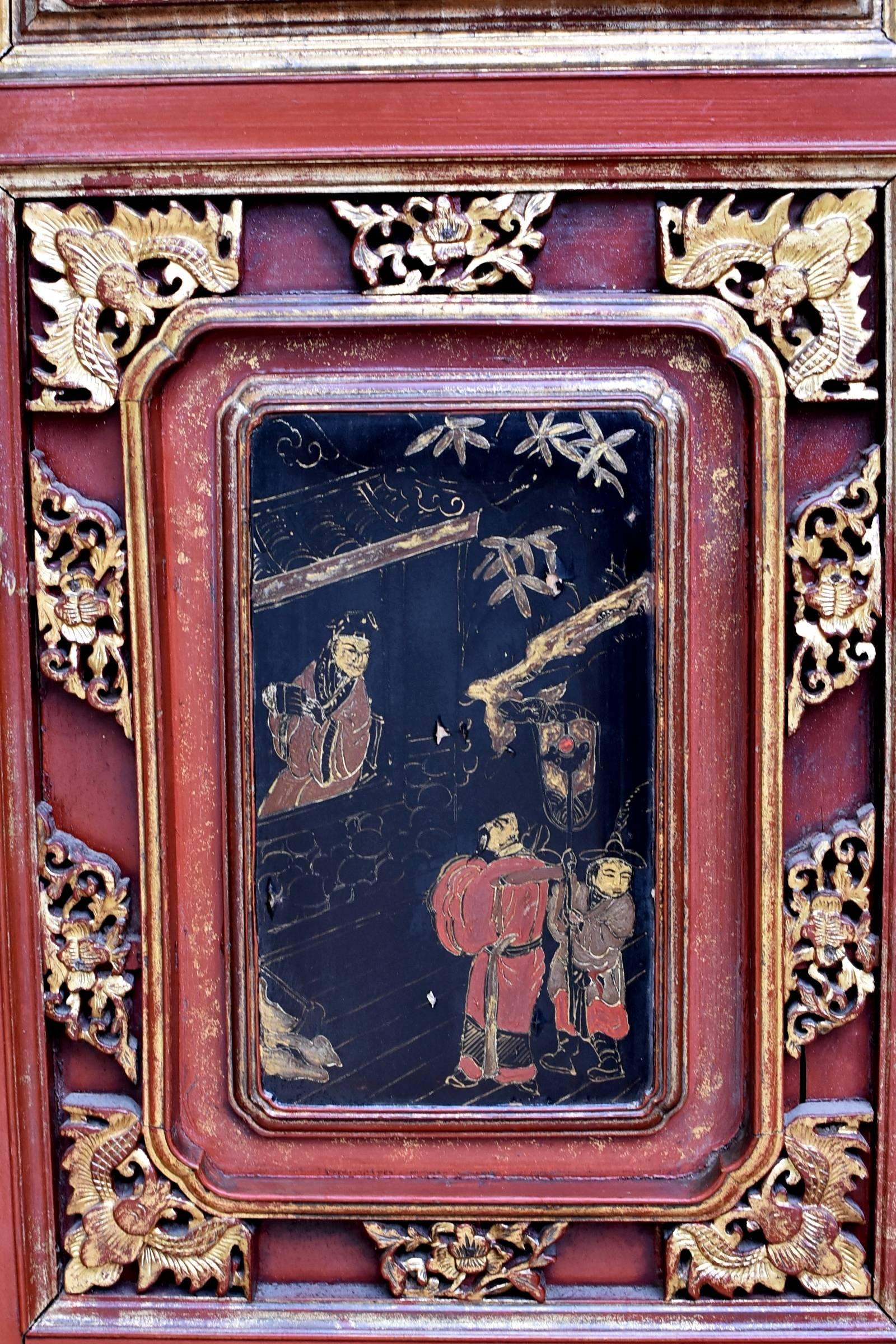 Antiguo gabinete de erudito tallado en dorado rojo en venta 3