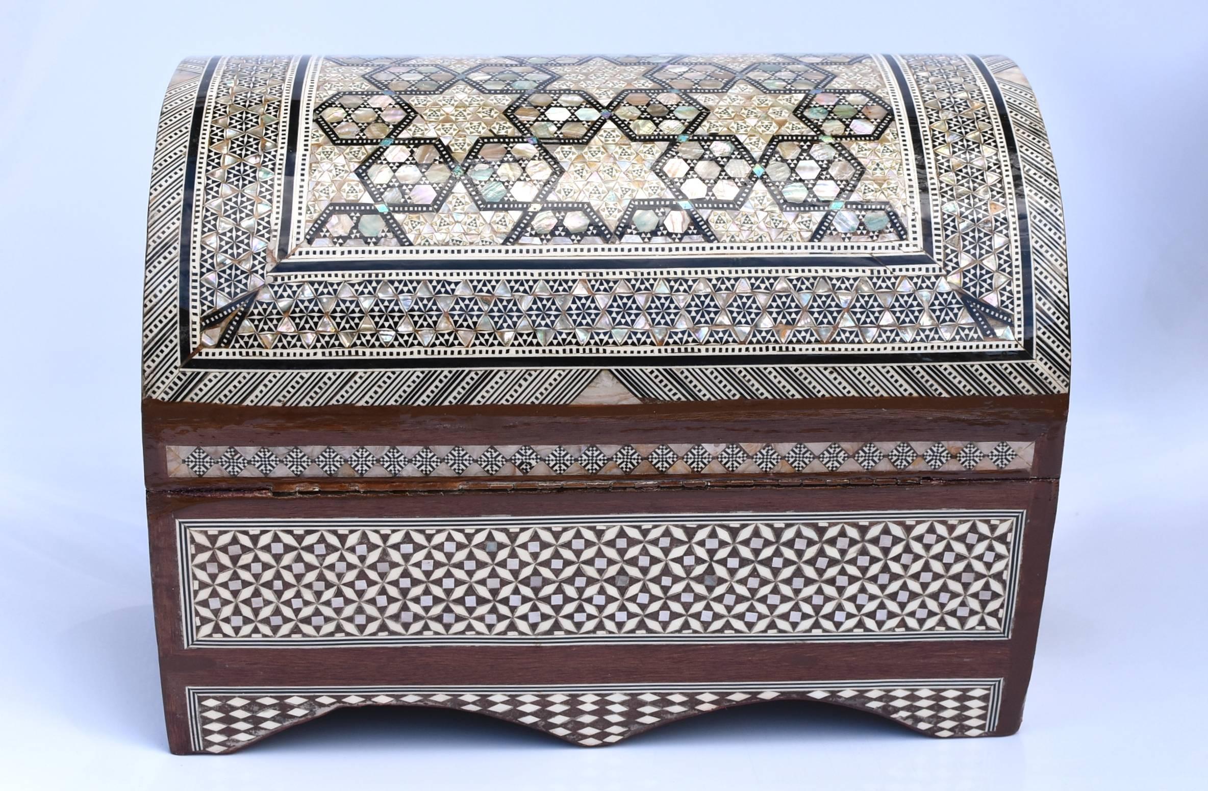 Mother-of-pearl Inlaid Dome Jewelry Box 1