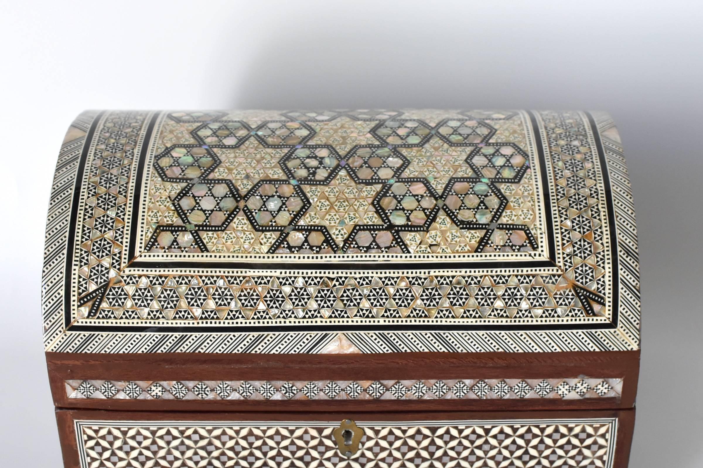 Mother-of-pearl Inlaid Dome Jewelry Box 3