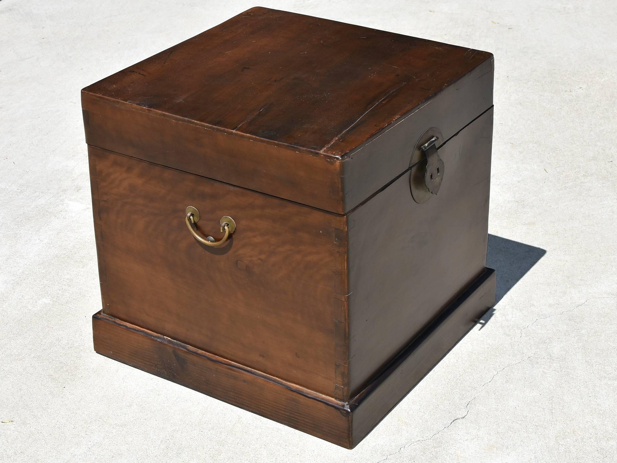 Brown Cube Chinese Trunk, Solid Wood 4