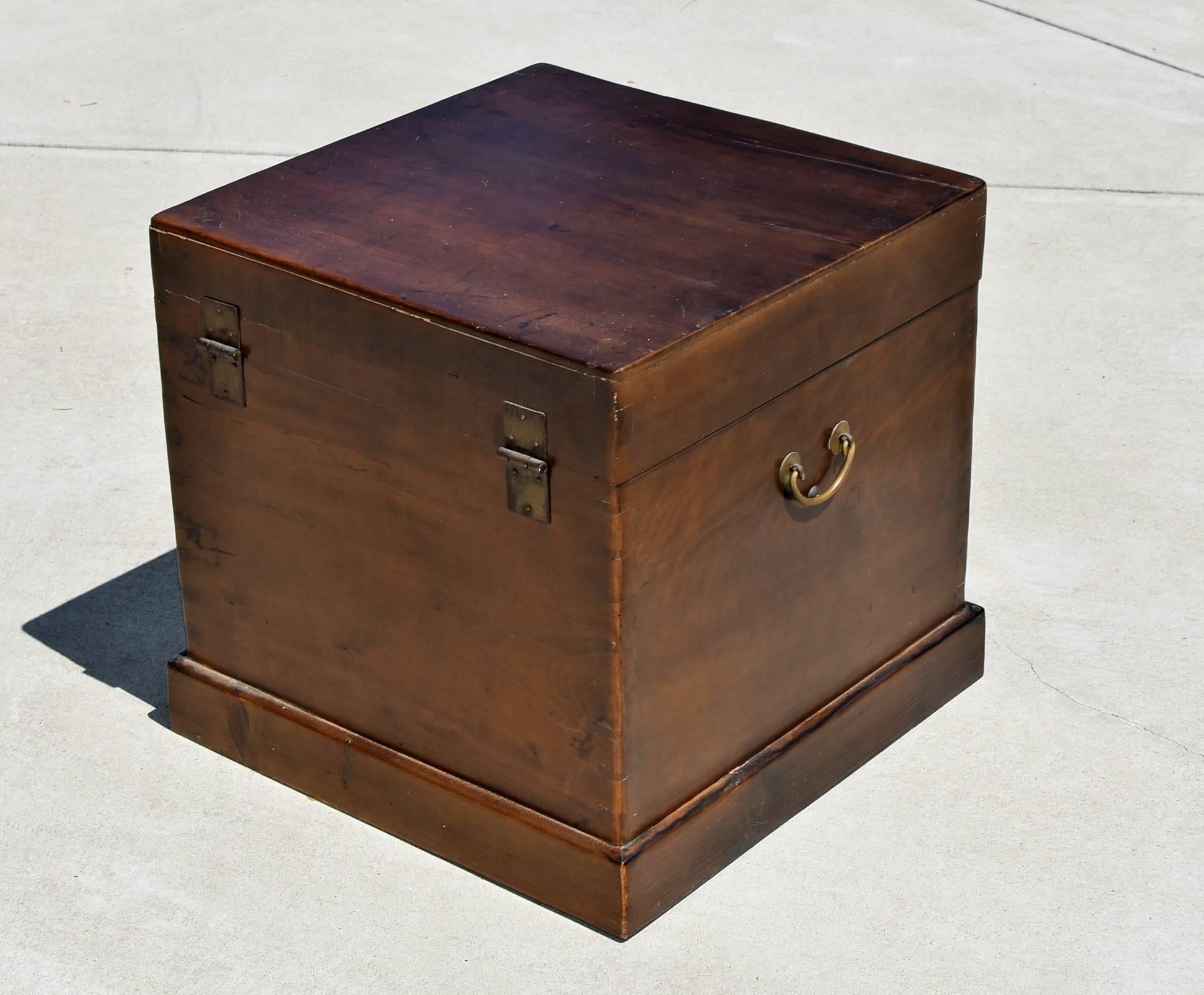 Brown Cube Chinese Trunk, Solid Wood 3