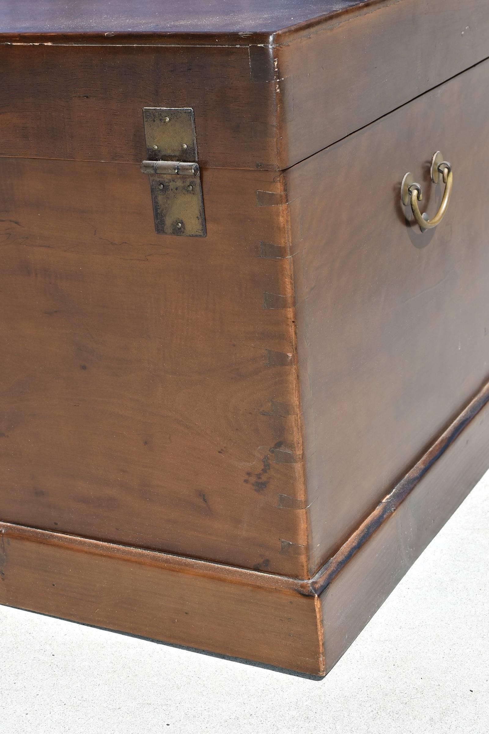 Brown Cube Chinese Trunk, Solid Wood 1