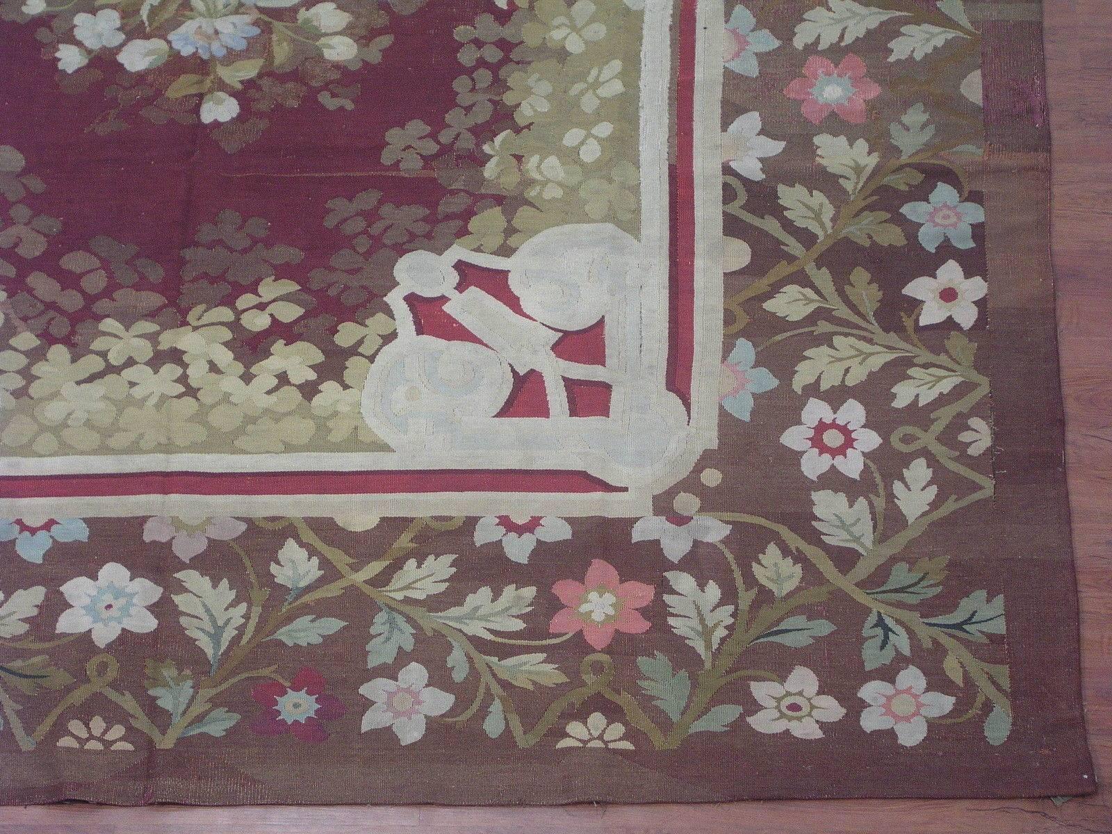 Antique French Aubusson Rug with Floral Design, circa 1880 In Good Condition For Sale In Northridge, CA
