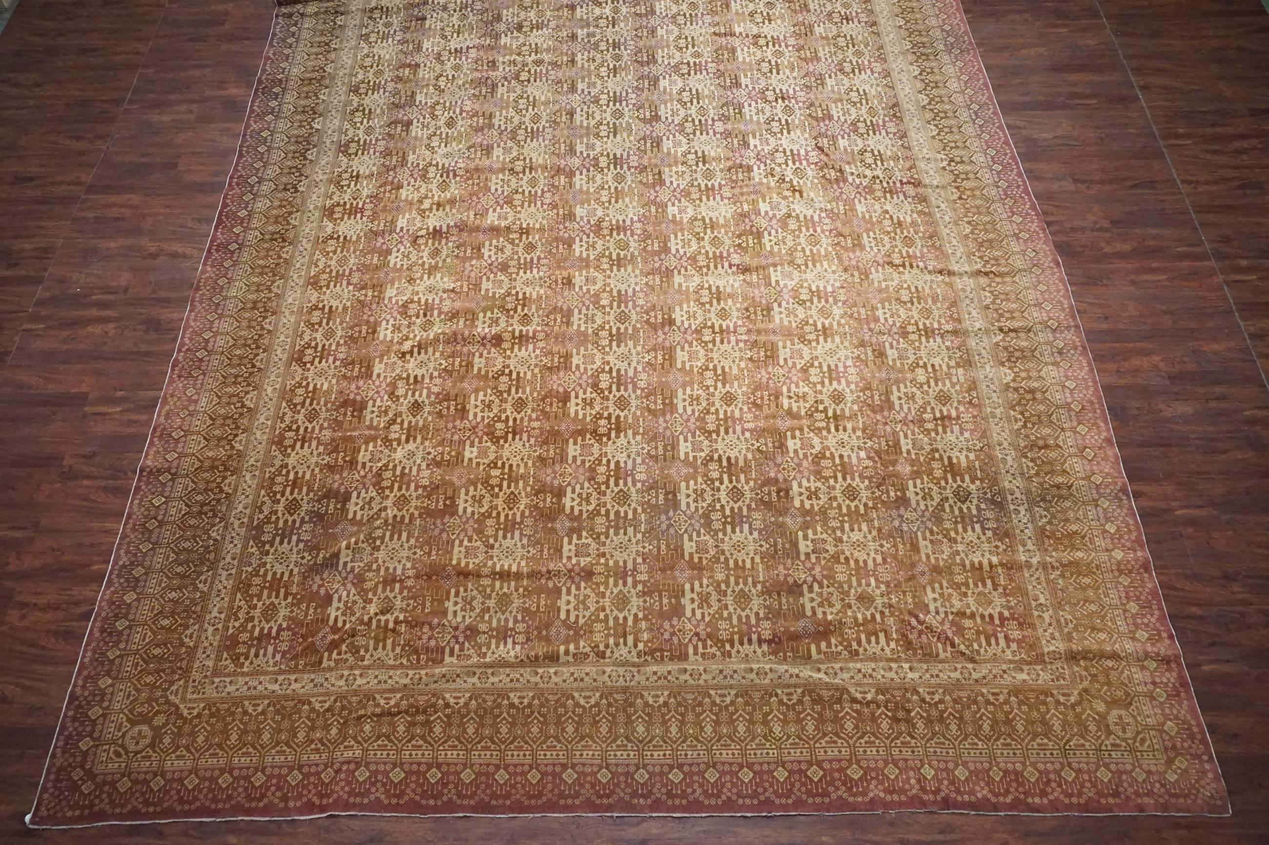 Antique Indian Agra rug

circa 1890

Measure: 13' x 18' 8