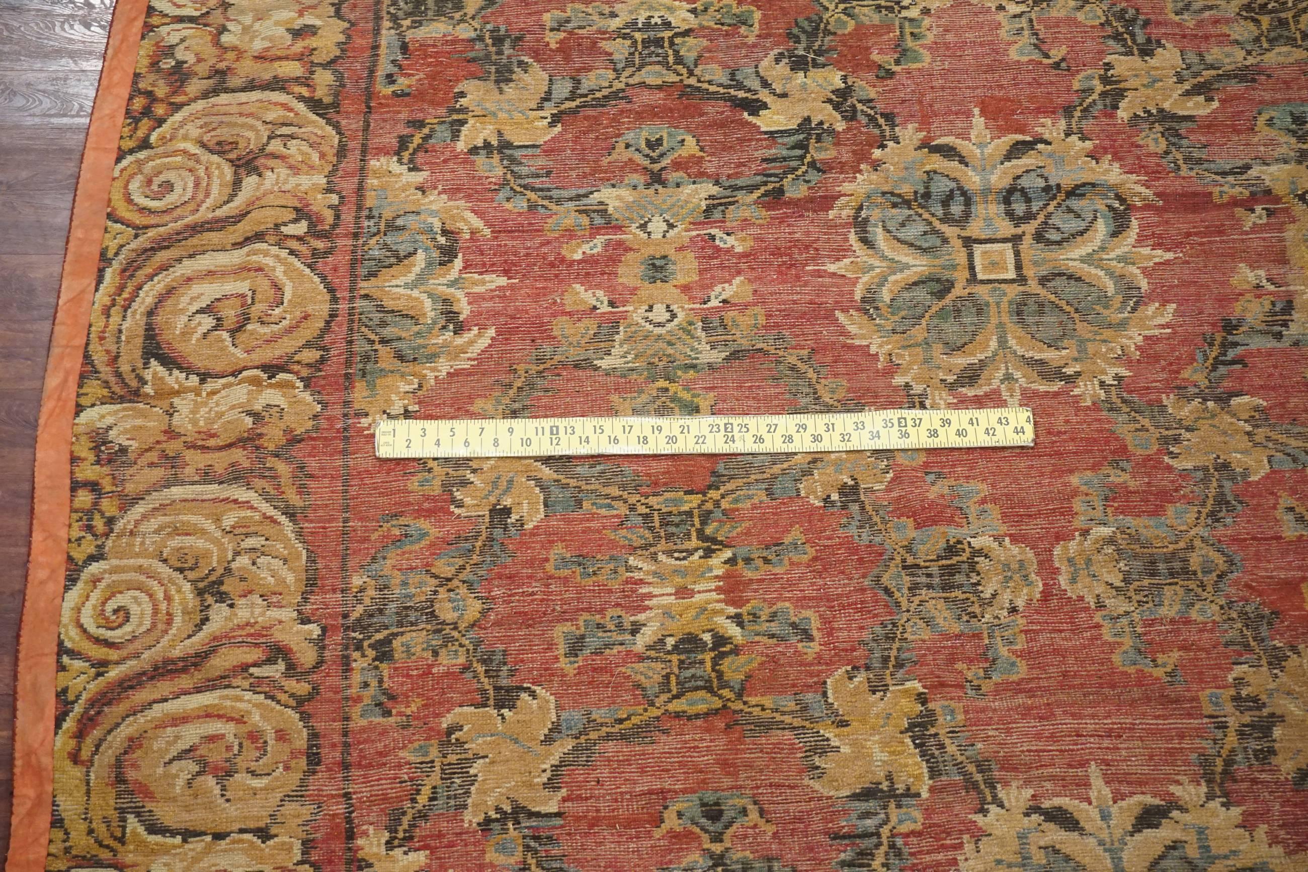 Antique Axminster Sovonerrie Rug, circa 1900 In Excellent Condition For Sale In Northridge, CA