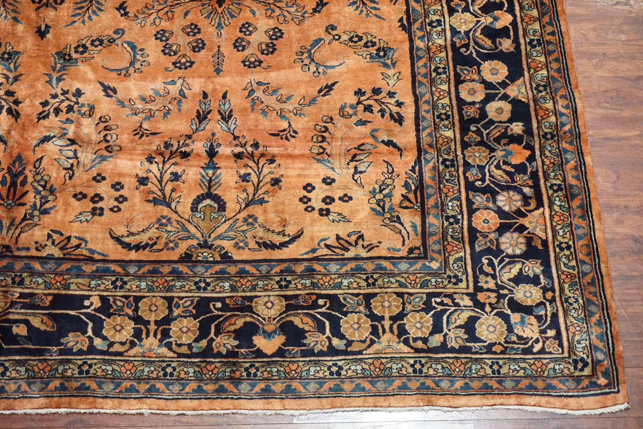 Antique Persian Sarouk Rug, circa 1900 In Excellent Condition For Sale In Northridge, CA