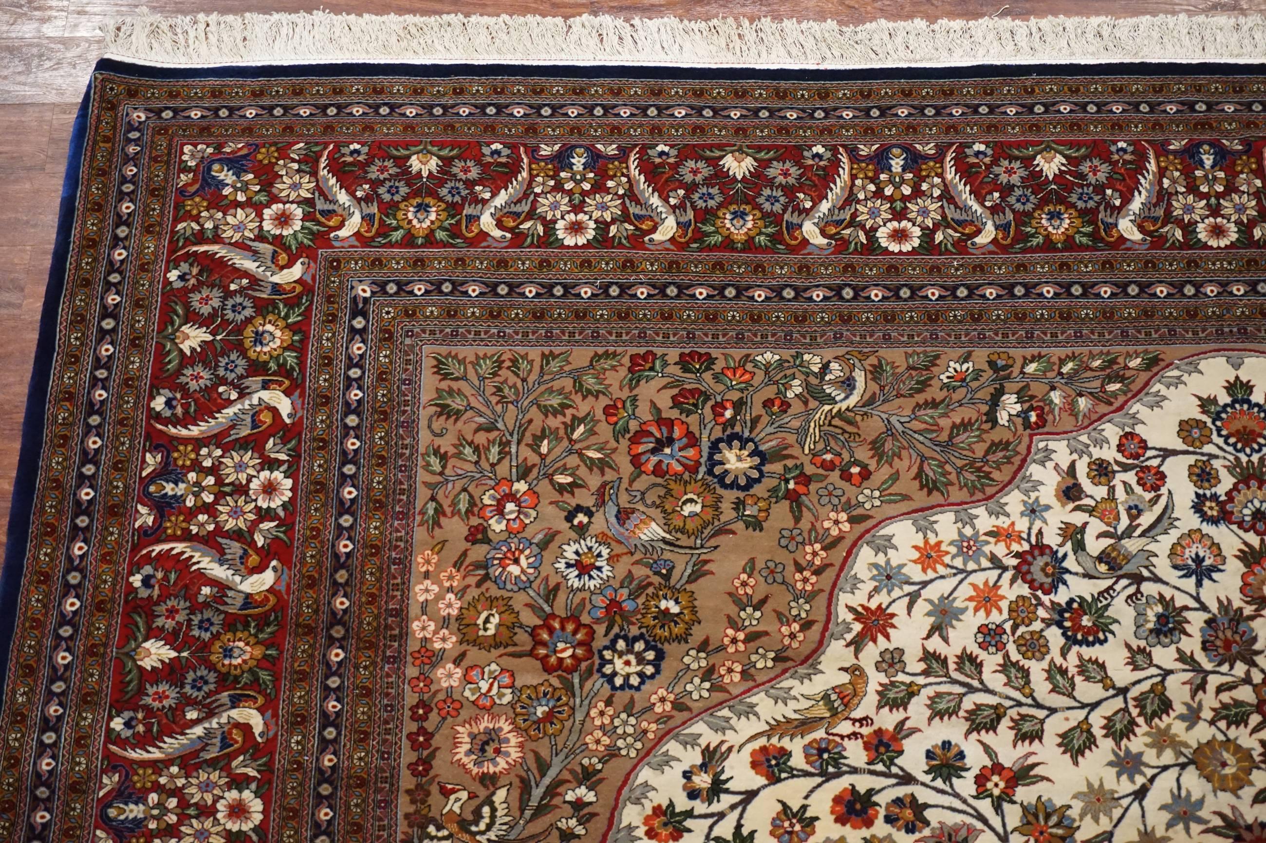 Fine Persian Qum Rug with Bird Motif, circa 1900 In Excellent Condition For Sale In Northridge, CA