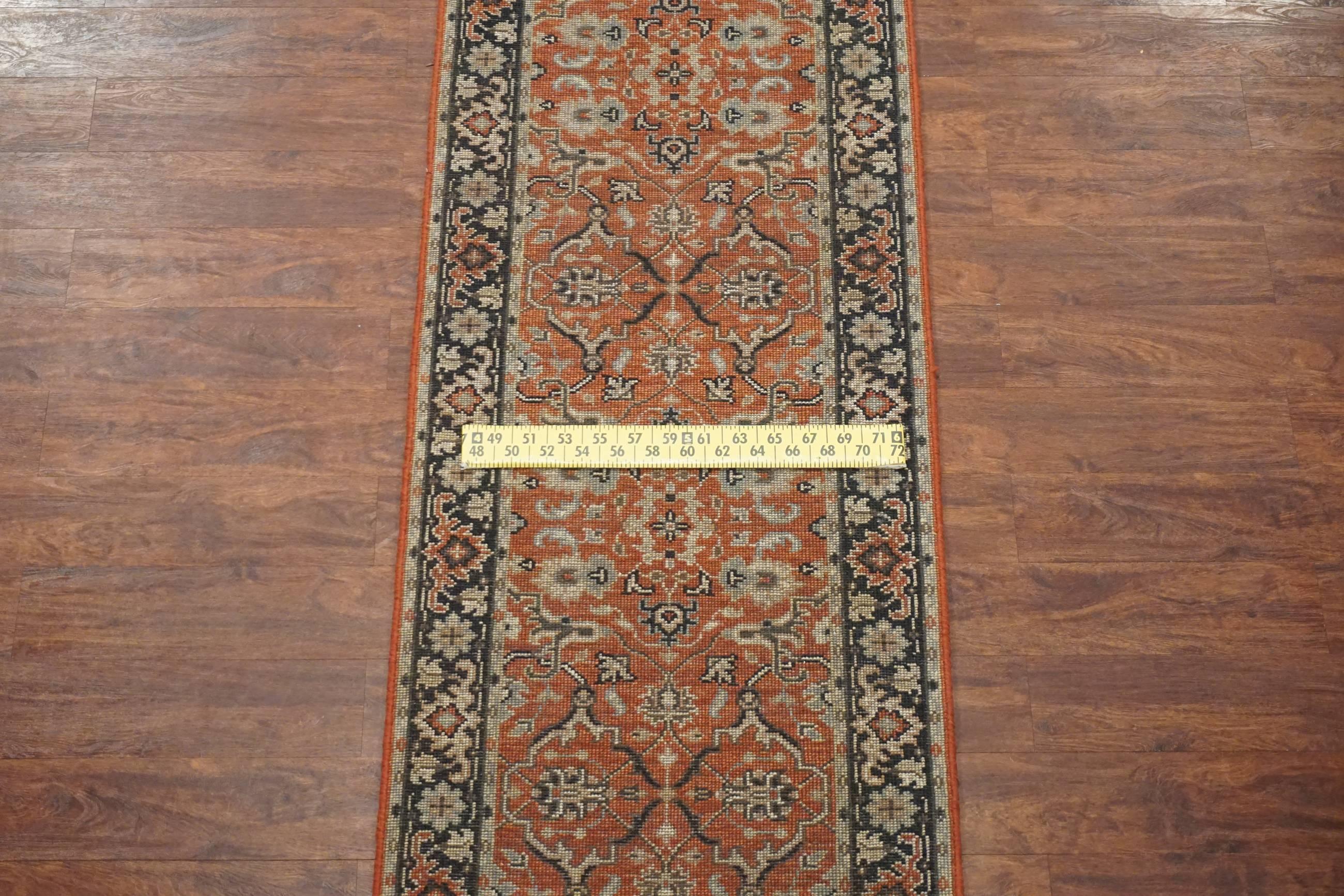 Persian Mahal Runner with Vegetable Dyed Wool In Excellent Condition For Sale In Northridge, CA