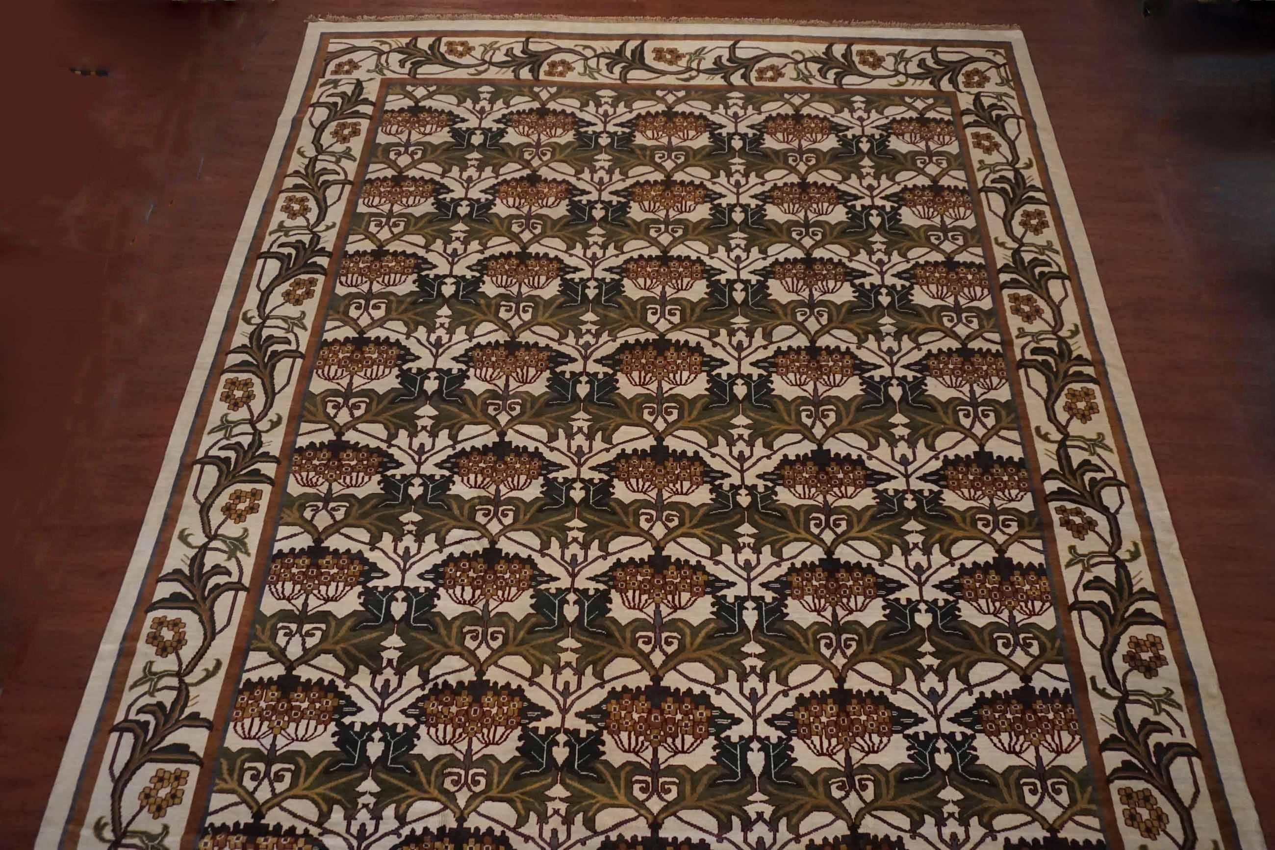 Ivory William Morris inspired rug

circa 1990

Measures: 12' 9
