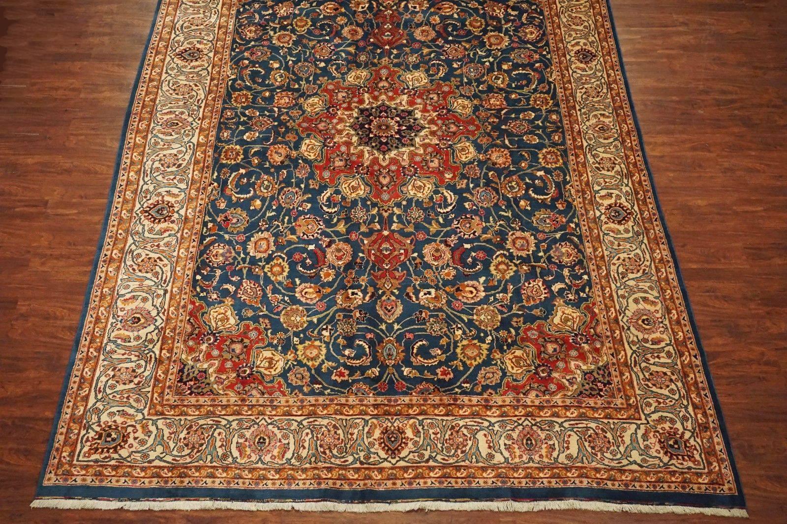 Fine Persian Isfahan area rug

circa 1960

Measures: 9' 9