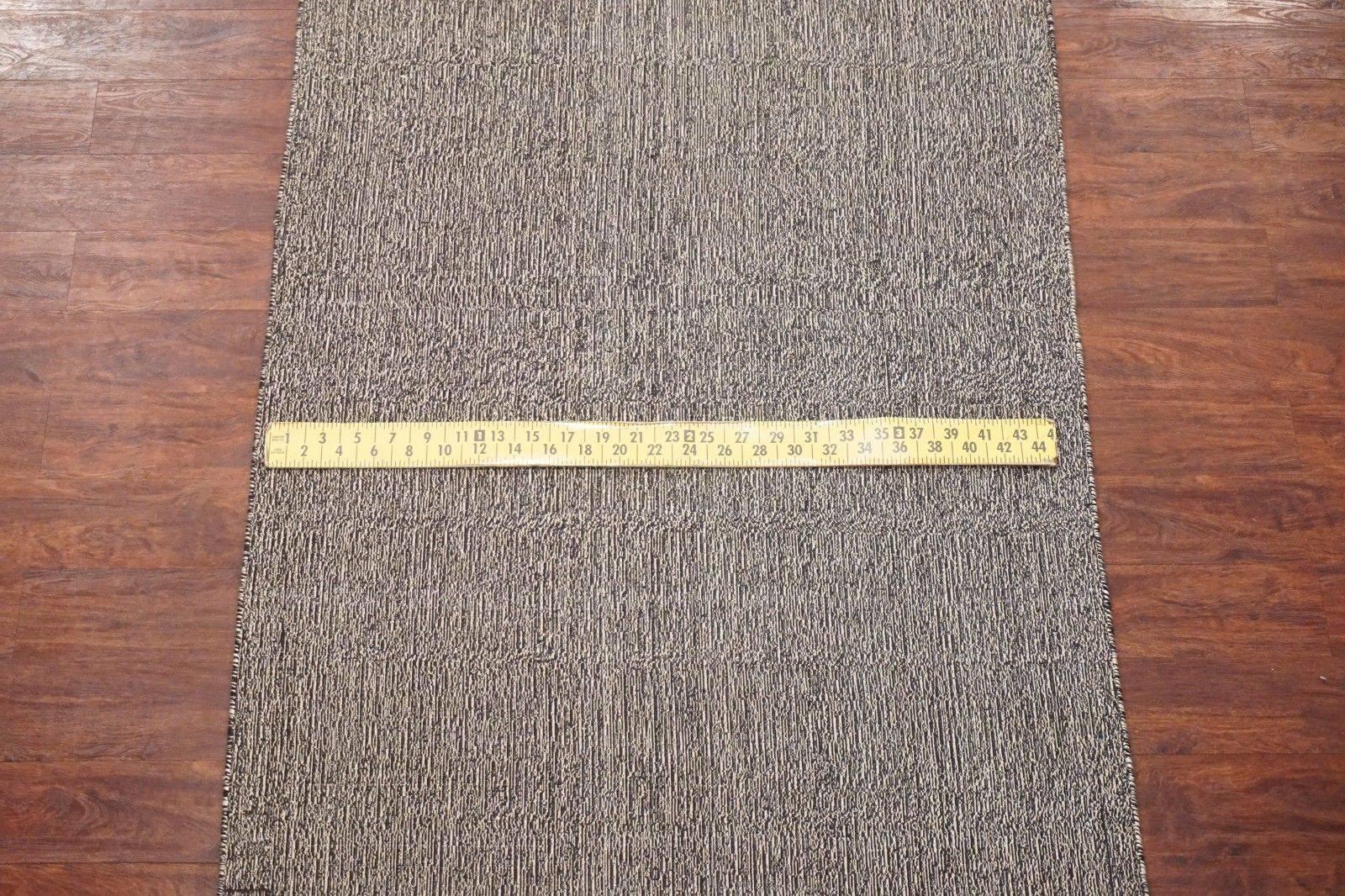 Modern Bamboo Silk Area Rug In Excellent Condition For Sale In Northridge, CA
