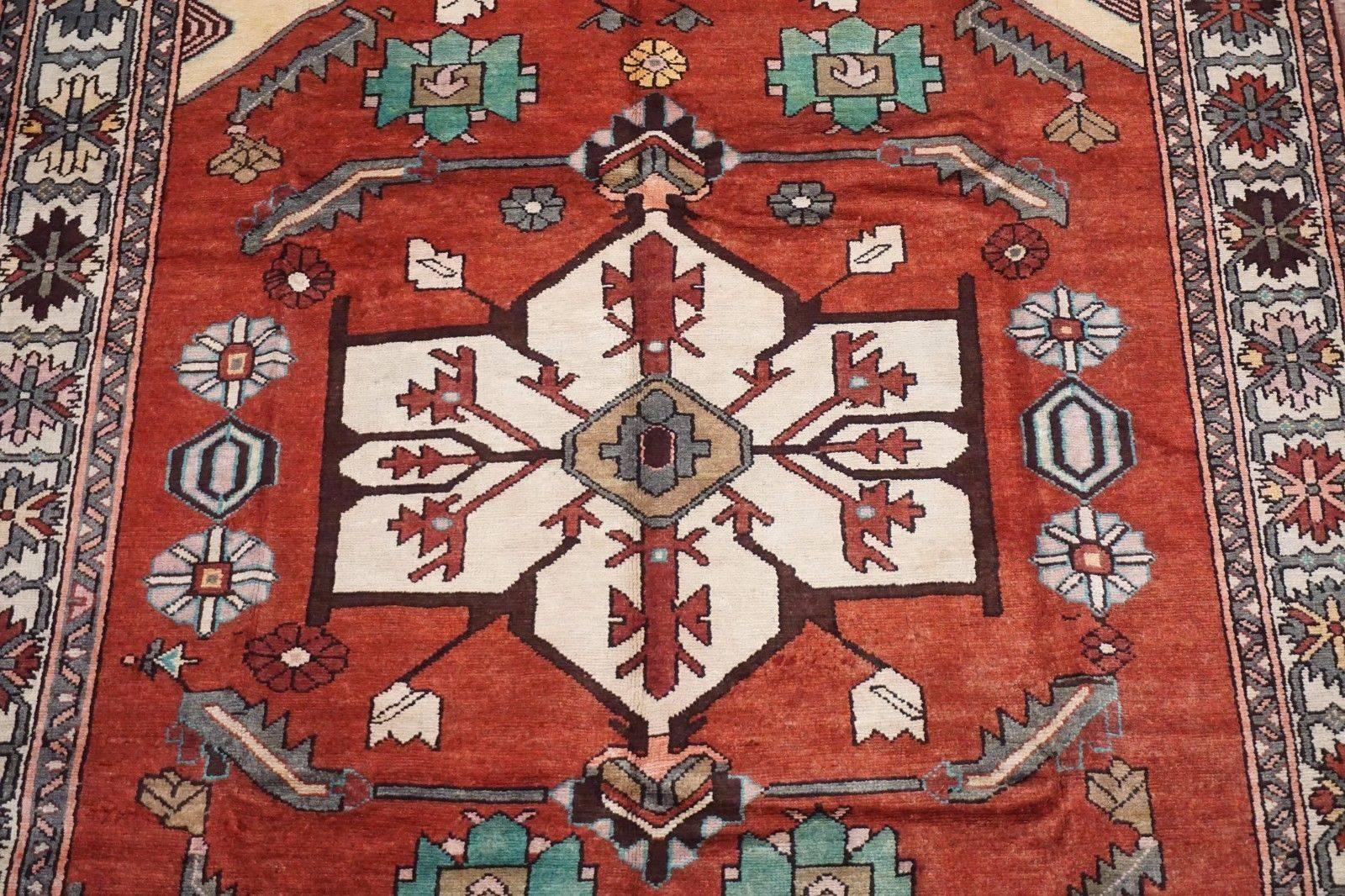 Hand-Knotted Persian Heriz Serapi Rug, circa 1940 For Sale