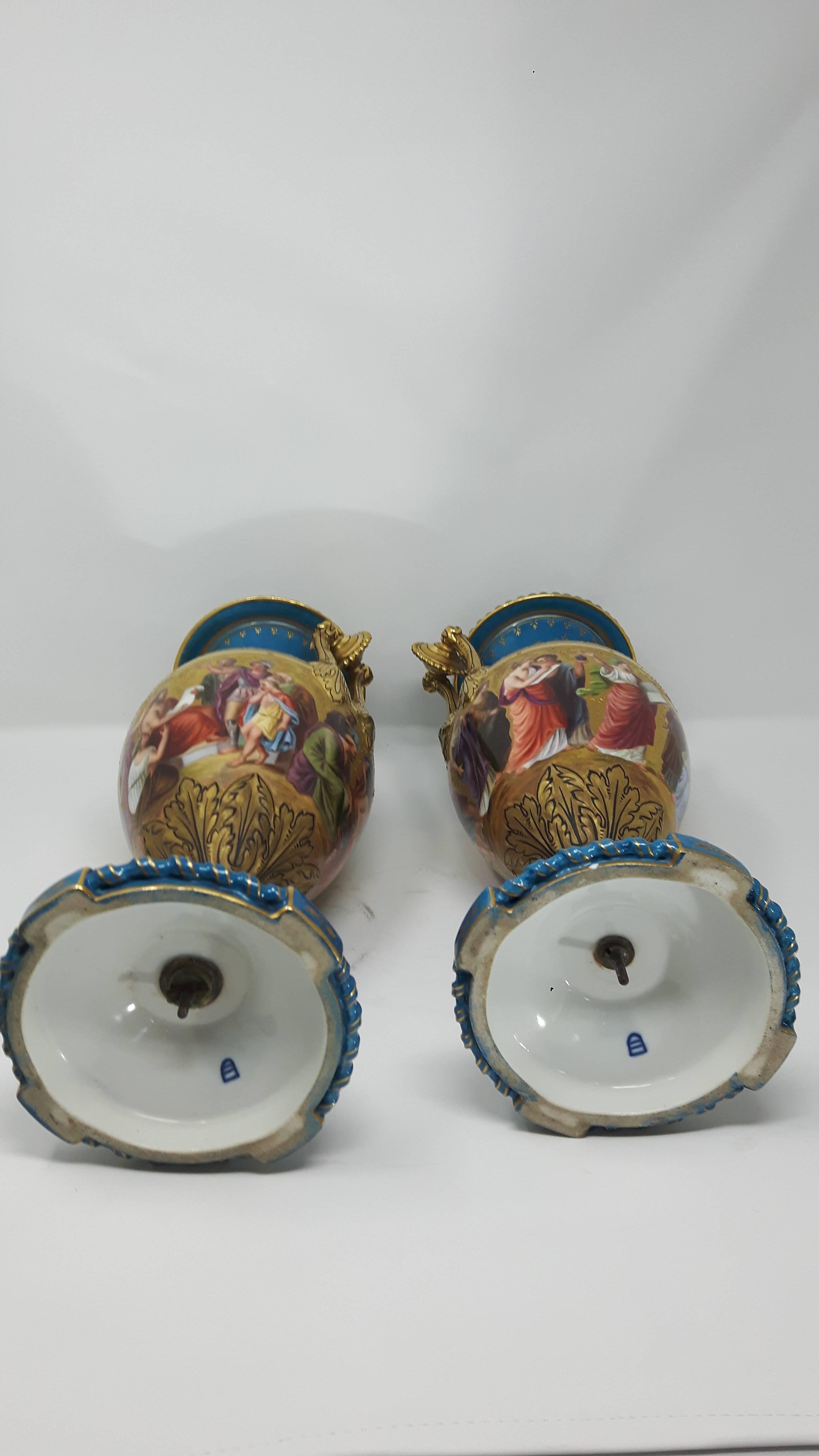 Late 19th Century Glazed Porcelain Vienna Vases In Excellent Condition In London, GB