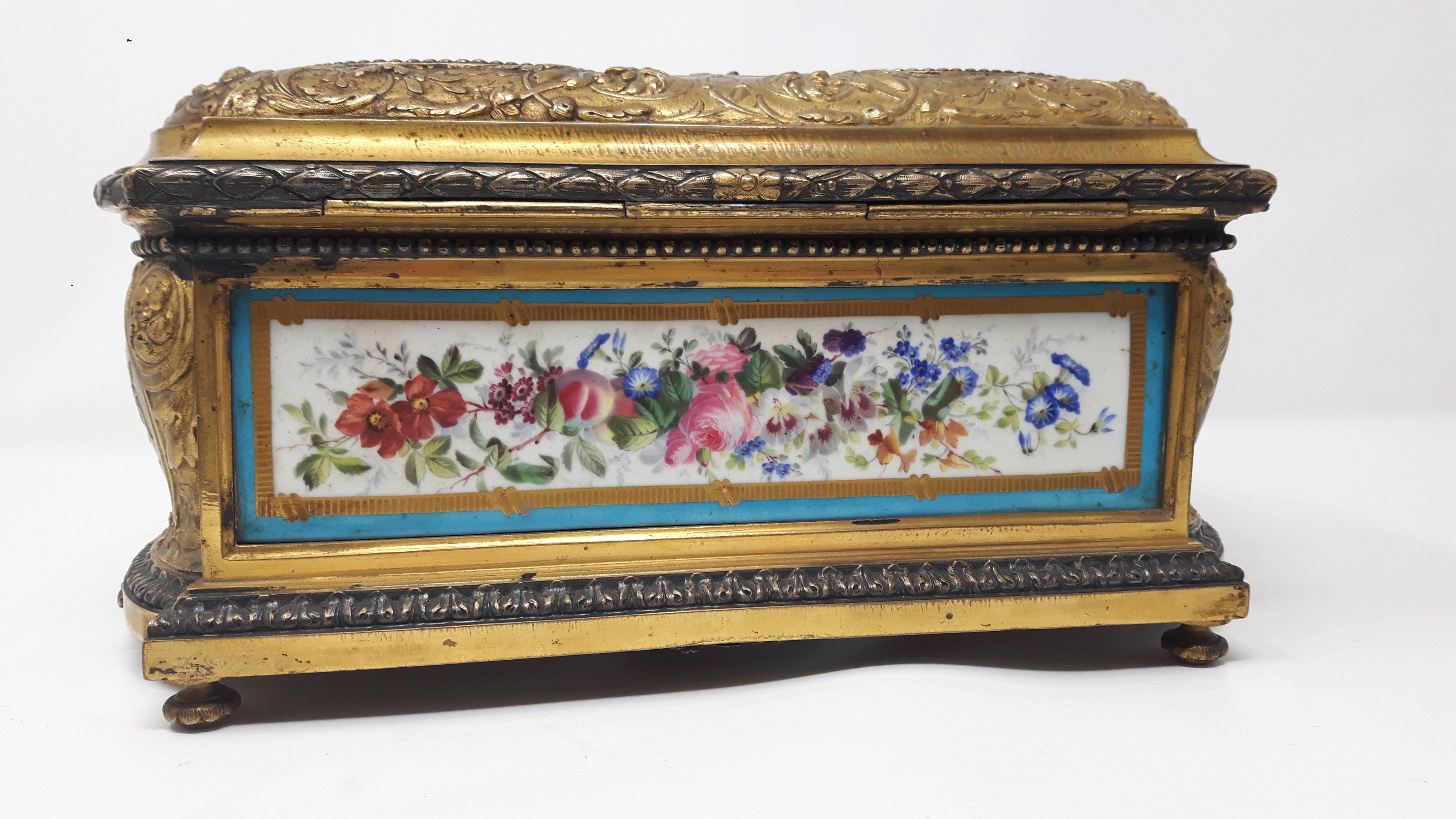 19th Century Sevres Casket In Excellent Condition For Sale In London, GB