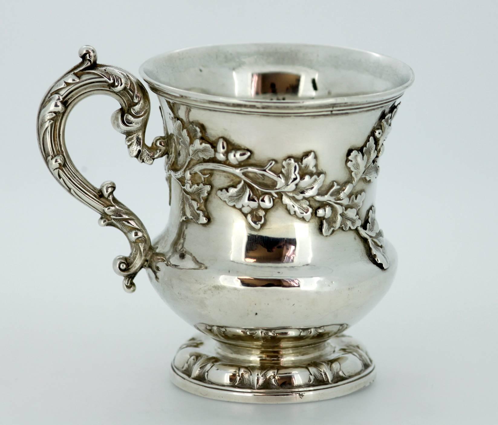 Solid Silver Cup, London, 1832 by Edward, Edward Junior, John & William Barnard In Good Condition In Braintree, GB